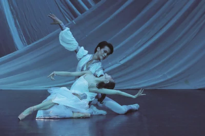 上海芭蕾舞团原创芭蕾舞剧《马可·波罗》献演香港文化中心大剧场。 （上芭供图）