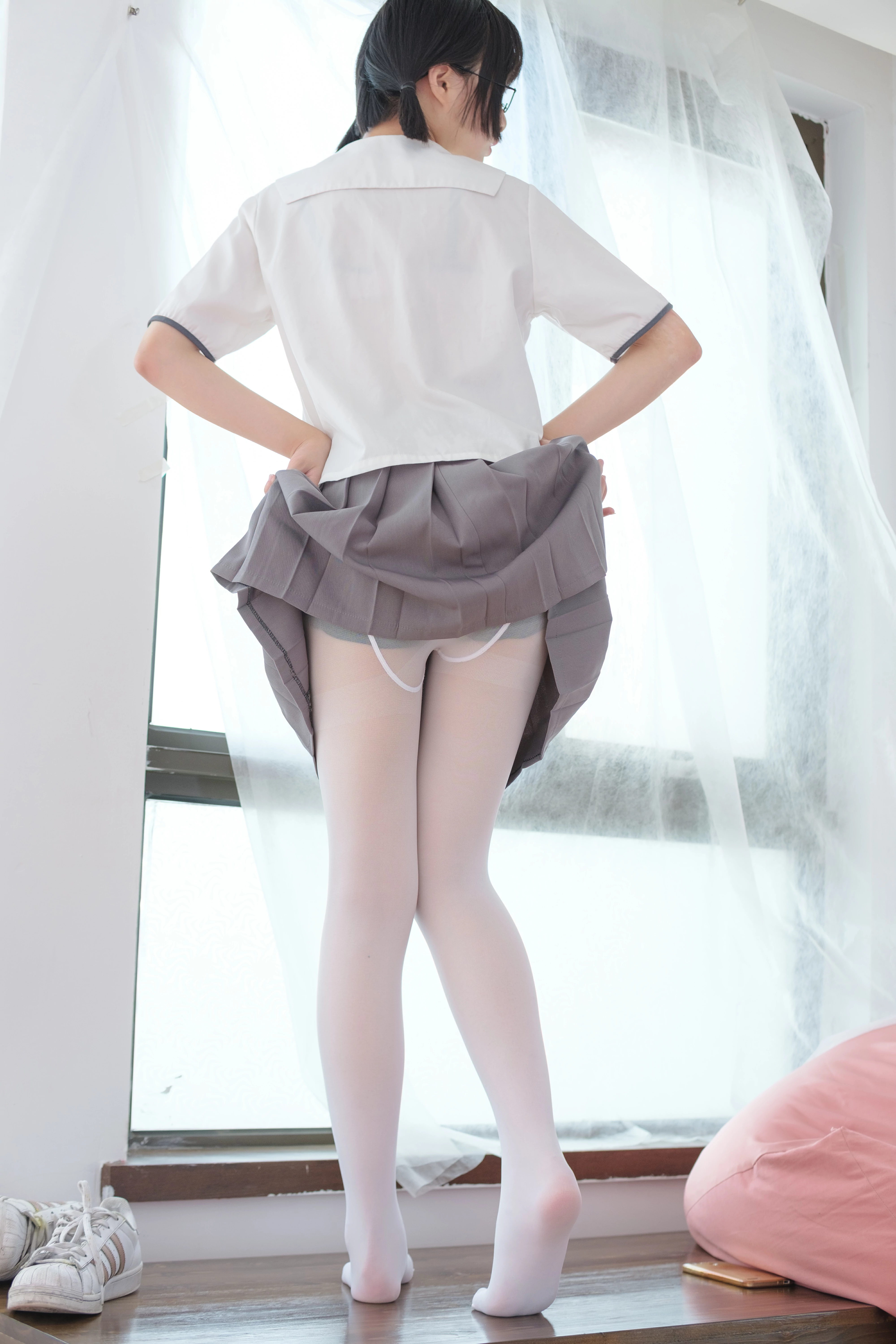[森萝财团]BETA-026 性感学妹小萝莉 高中女生制服与黑色短裙加白色丝袜美腿私房写真集,