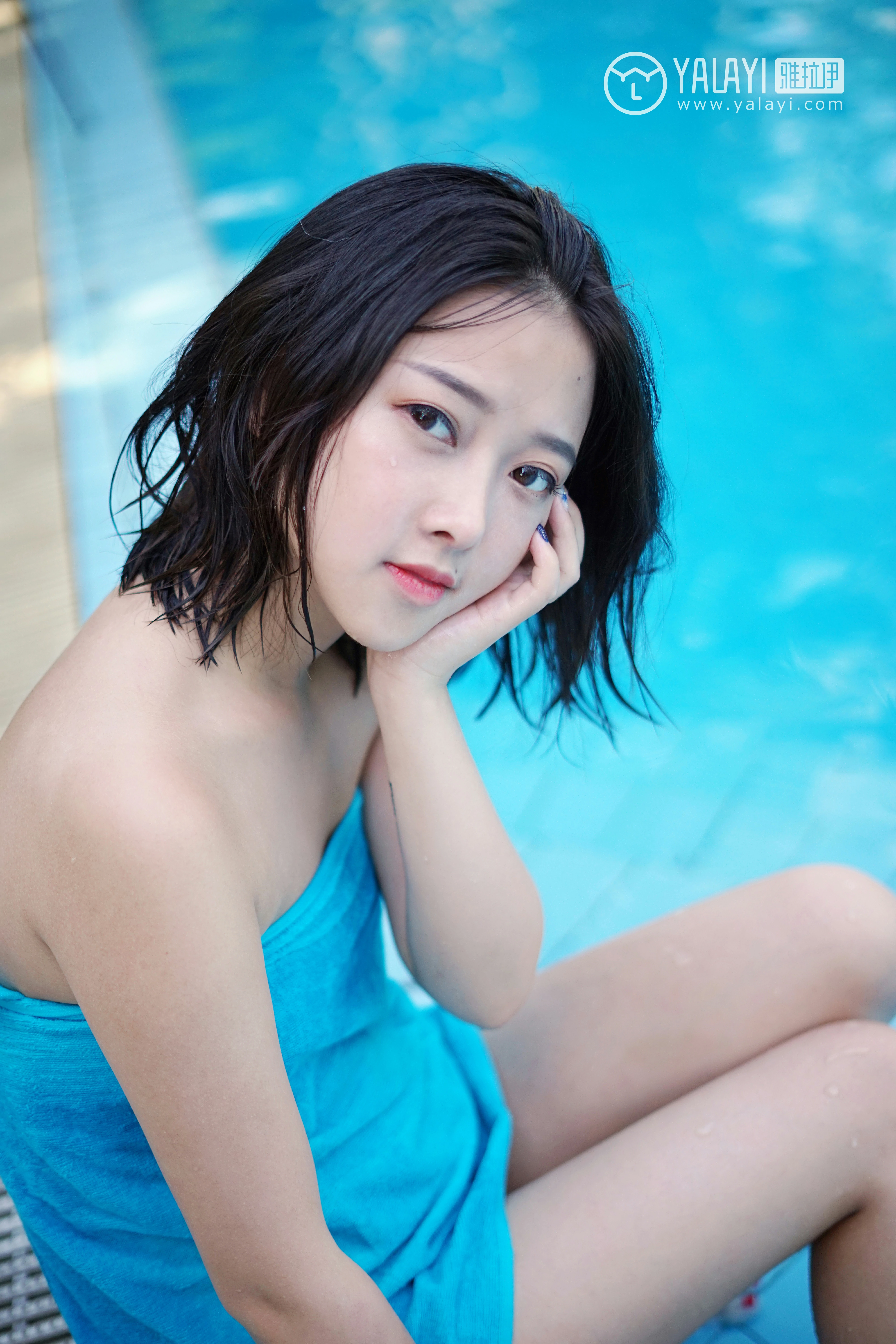 [YALAYI雅拉伊]NO.024 夏日时光 王小淼 彩色比基尼泳装与蓝色浴巾性感私房写真集,