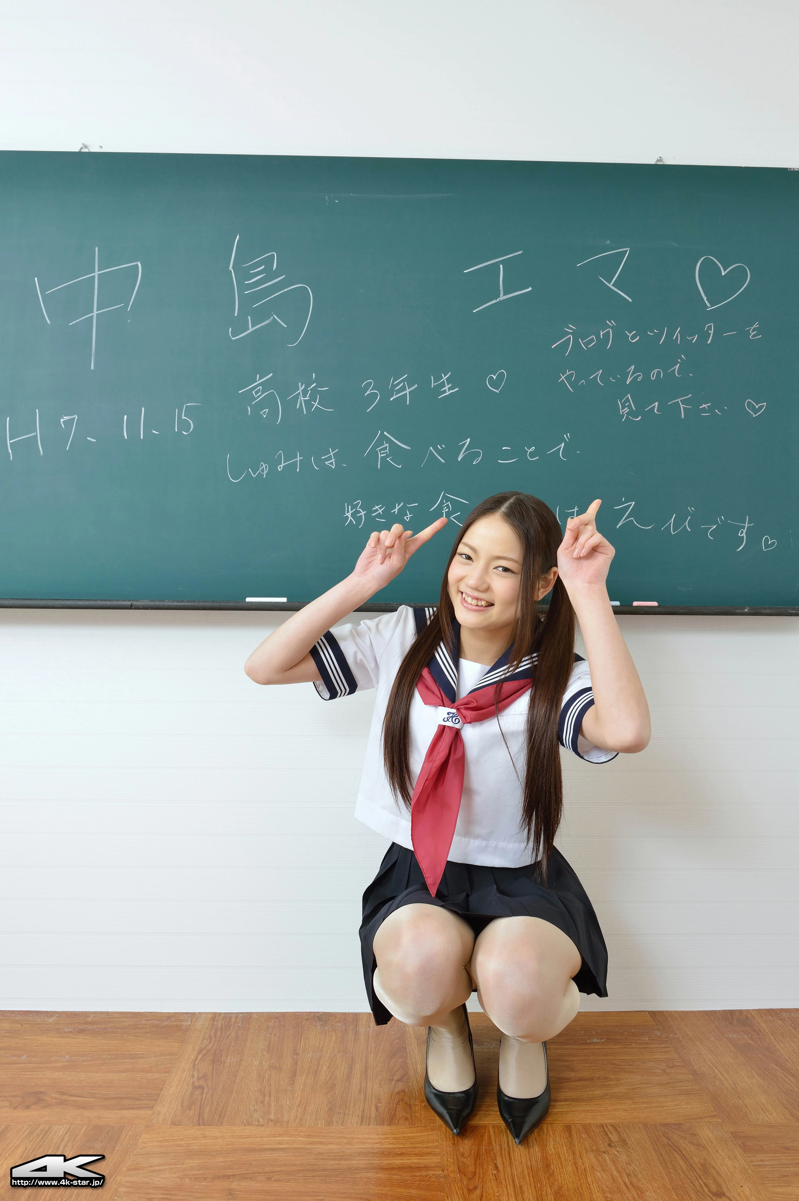 [4K-STAR套图]No.00191 中島エマ Ema Nakajima 日本高中女生制服与短裙加肉色丝袜美腿性感私房写真集,
