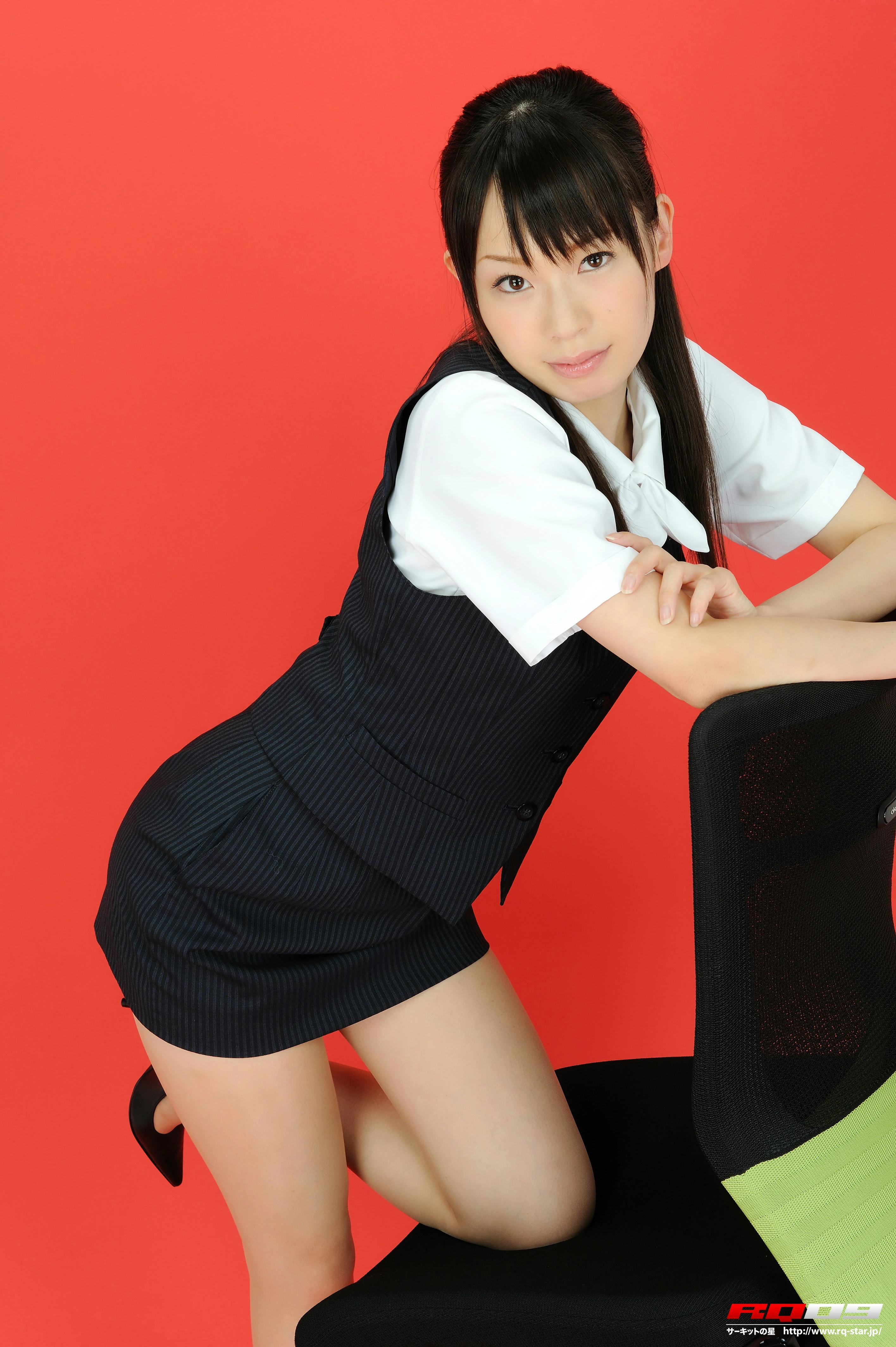 [RQ-STAR写真]NO.00193 小泉みゆき（小泉美雪，Miyuki Koizumi）性感女秘书制服与短裙加肉色丝袜美腿私房写真集,