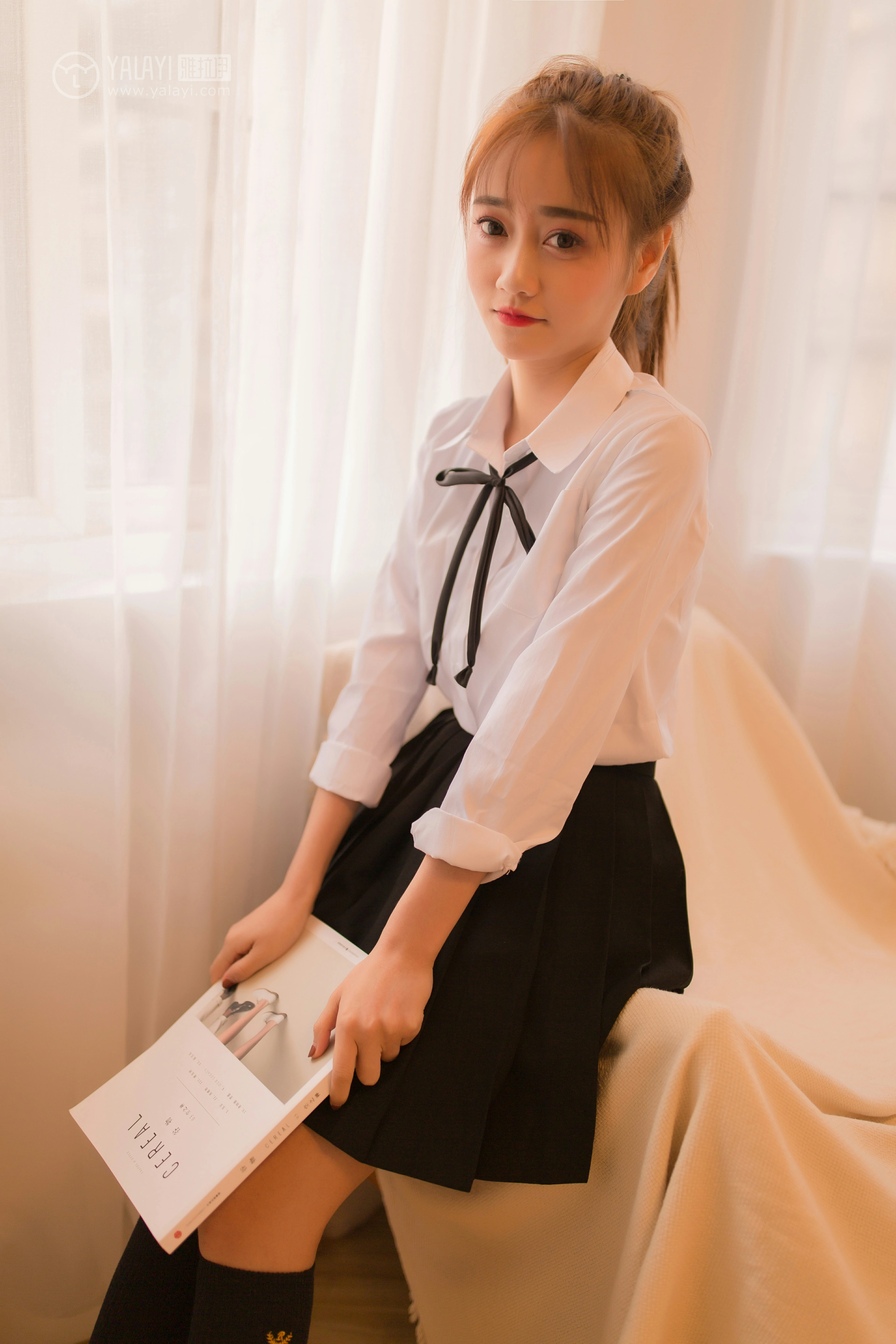 [YALAYI雅拉伊]NO.138 粉黛少女 李诗雨 高中女生制服与短裙加白色内衣性感私房写真集,