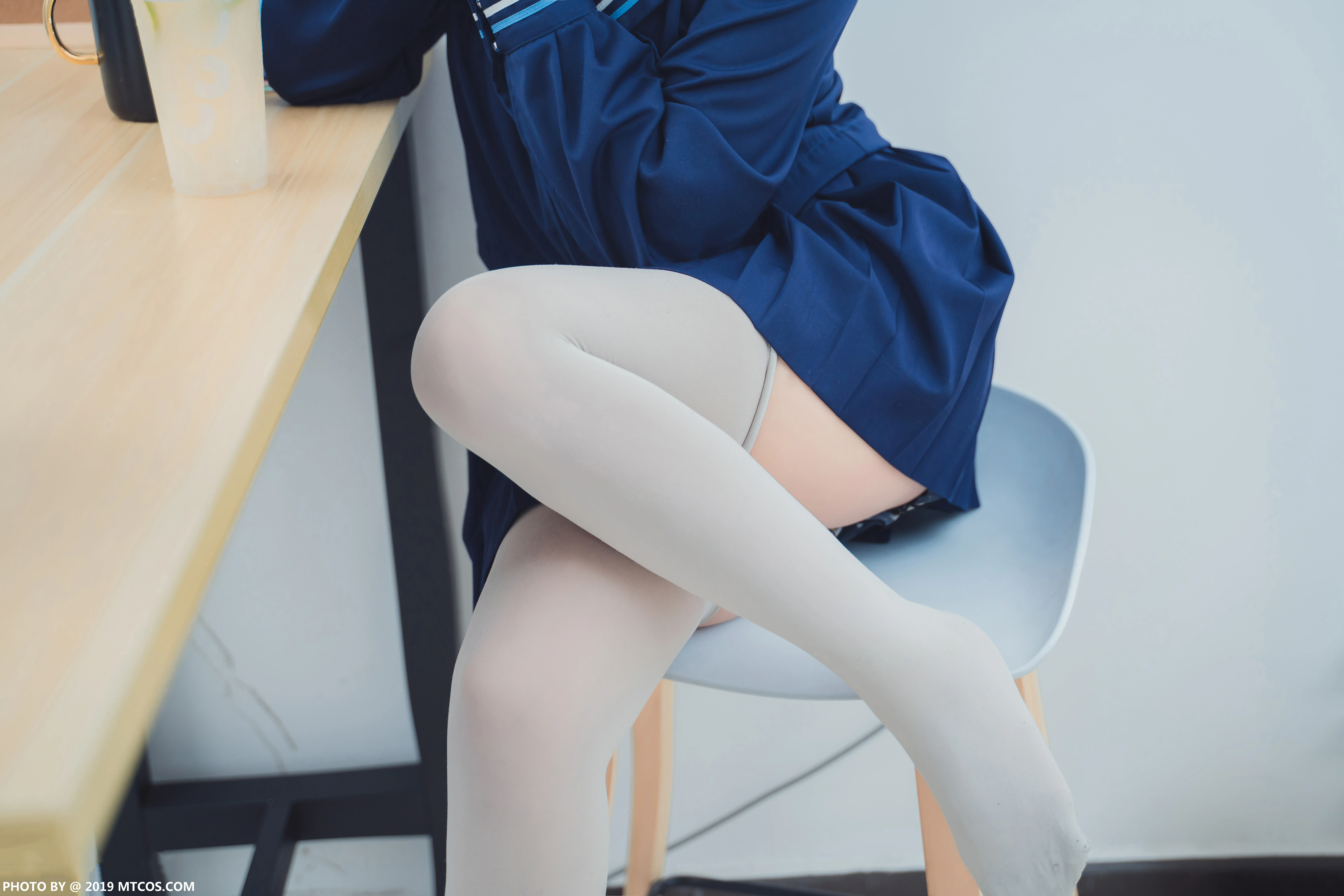 [喵糖映画]NO.010 大眼JK妹 日本高中女生制服与短裙加白色丝袜美腿性感私房写真集,