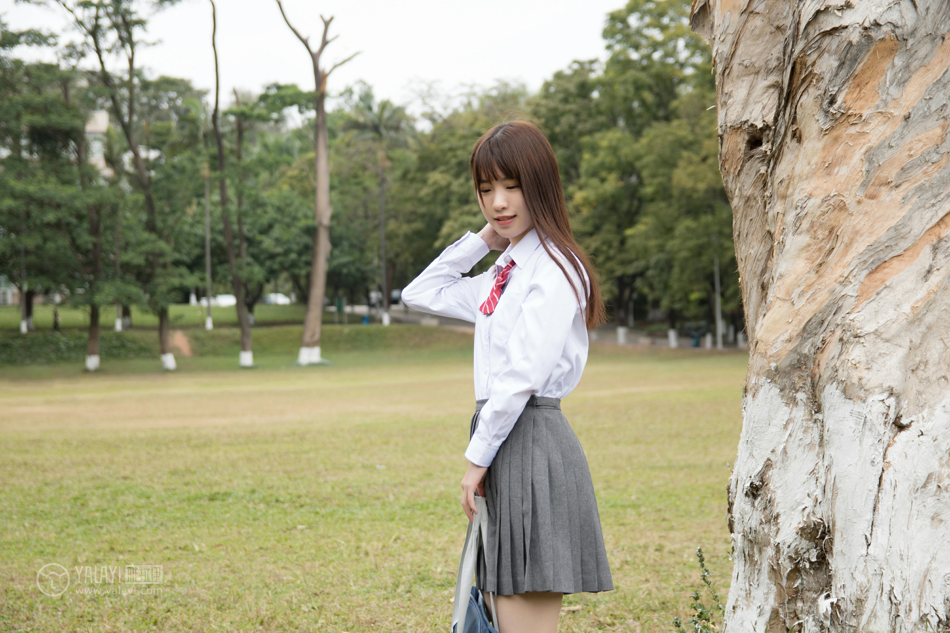 [YALAYI雅拉伊]NO.148 青春的梦 Toki 高中女生制服 白色衬衫加灰色短裙清纯可爱私房写真集,