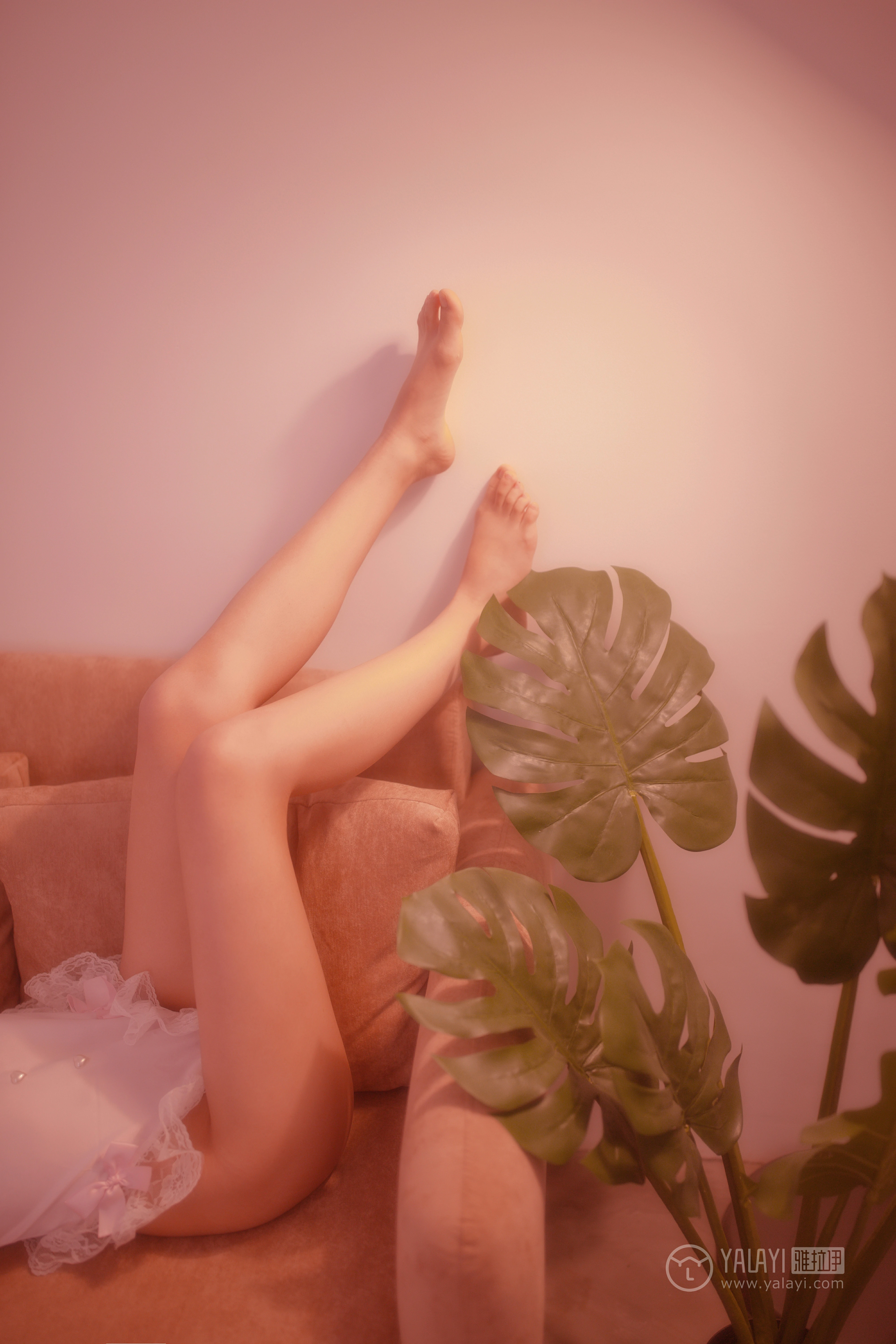 [YALAYI雅拉伊]NO.160 薄紗少女 夏夏 白色透视情趣睡衣性感私房写真集,
