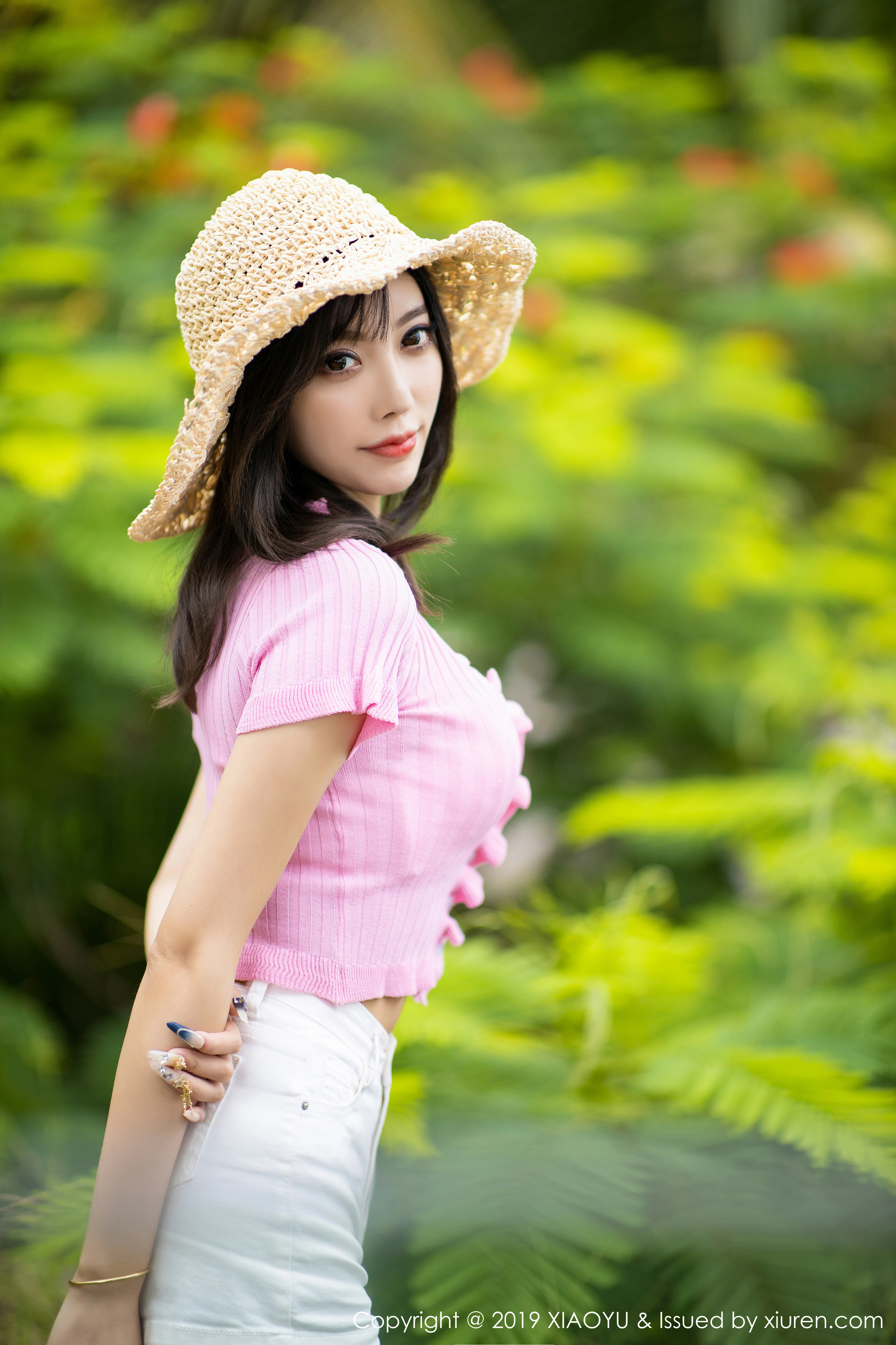 [XIAOYU语画界]YU20191012VOL0169 杨晨晨sugar 粉色短袖与白色短裤加白色内衣性感私房写真集,