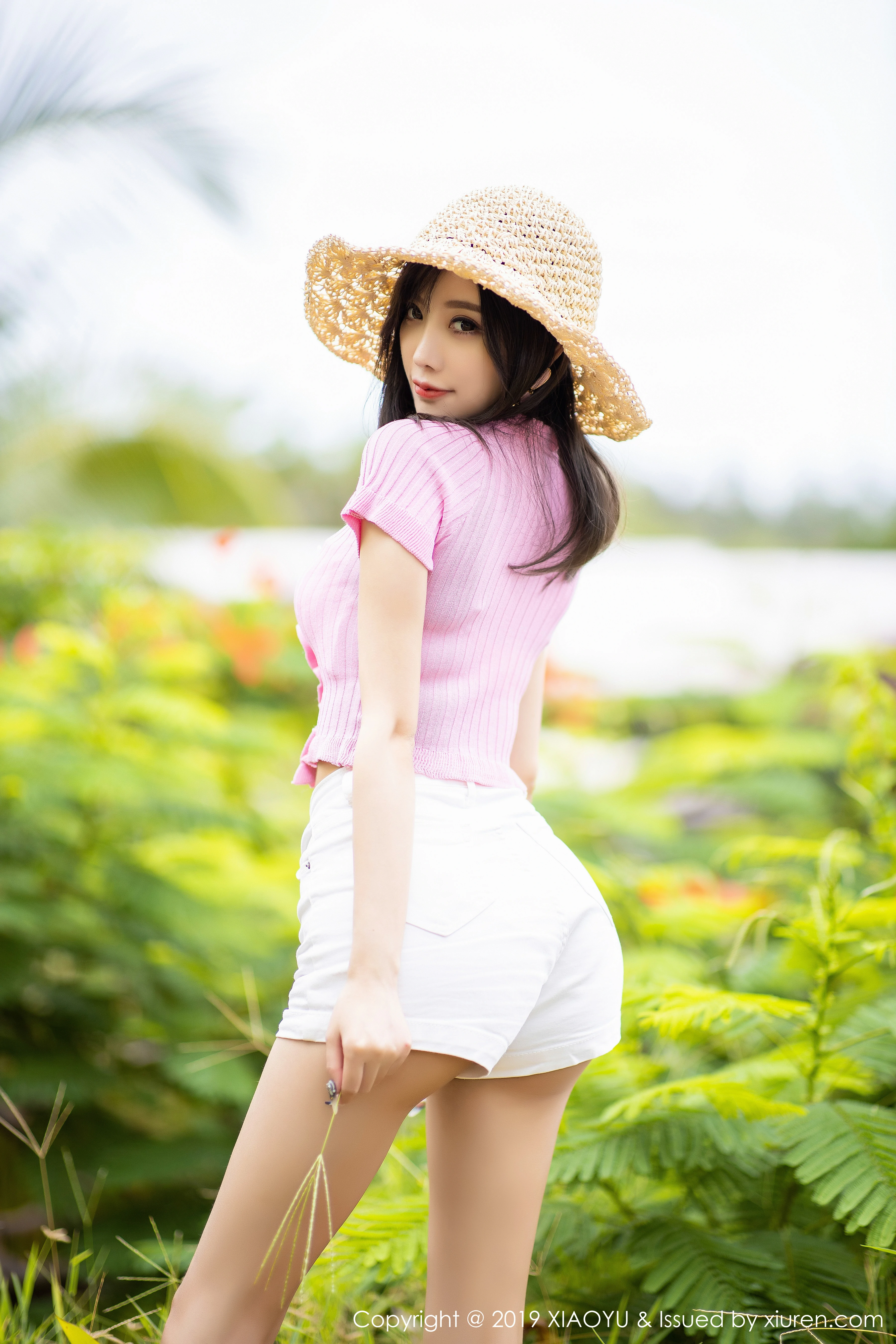 [XIAOYU语画界]YU20191012VOL0169 杨晨晨sugar 粉色短袖与白色短裤加白色内衣性感私房写真集,