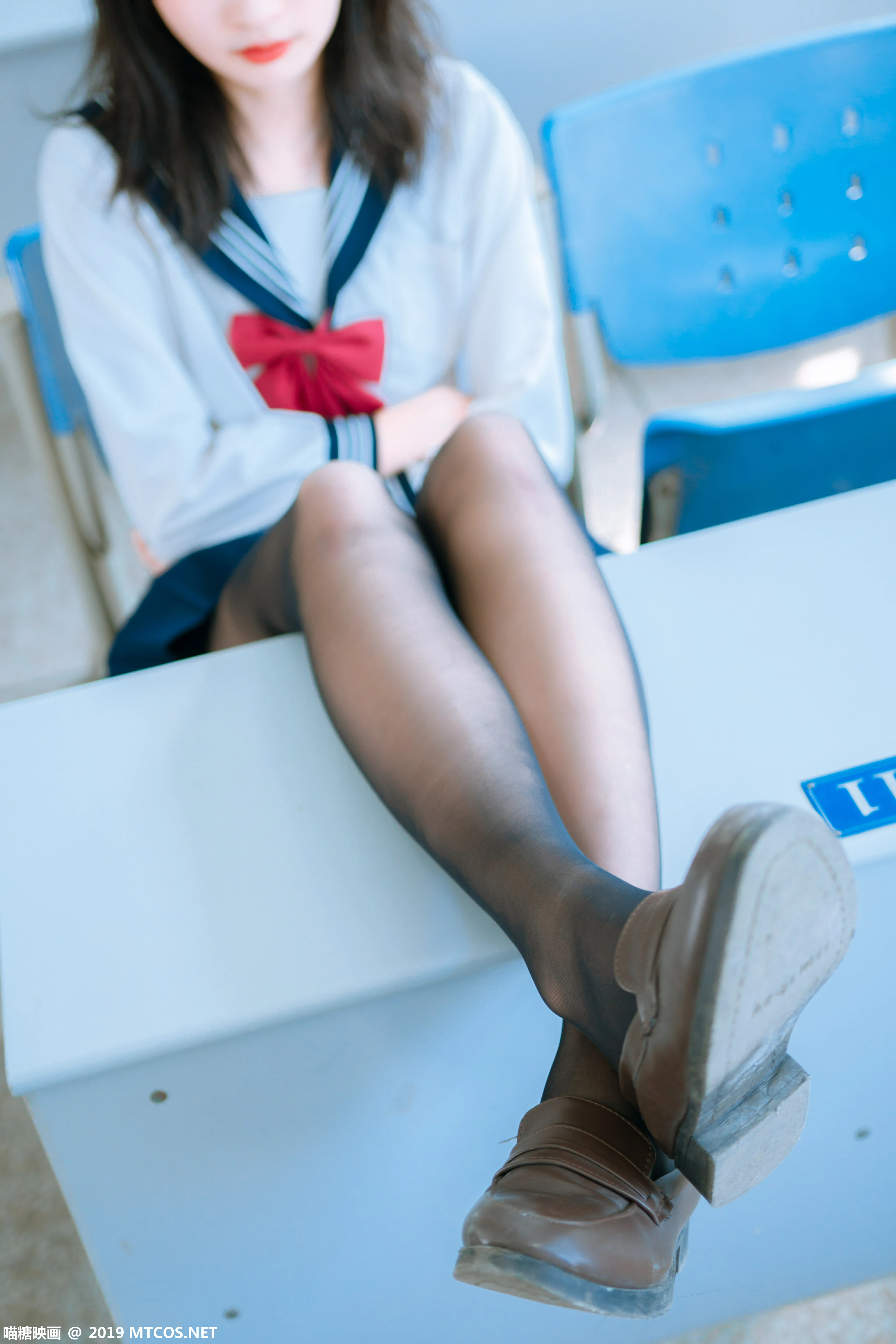 [喵糖映画]NO.014 日系萌妹 高中女生制服与短裙加黑色丝袜美腿性感私房写真集,