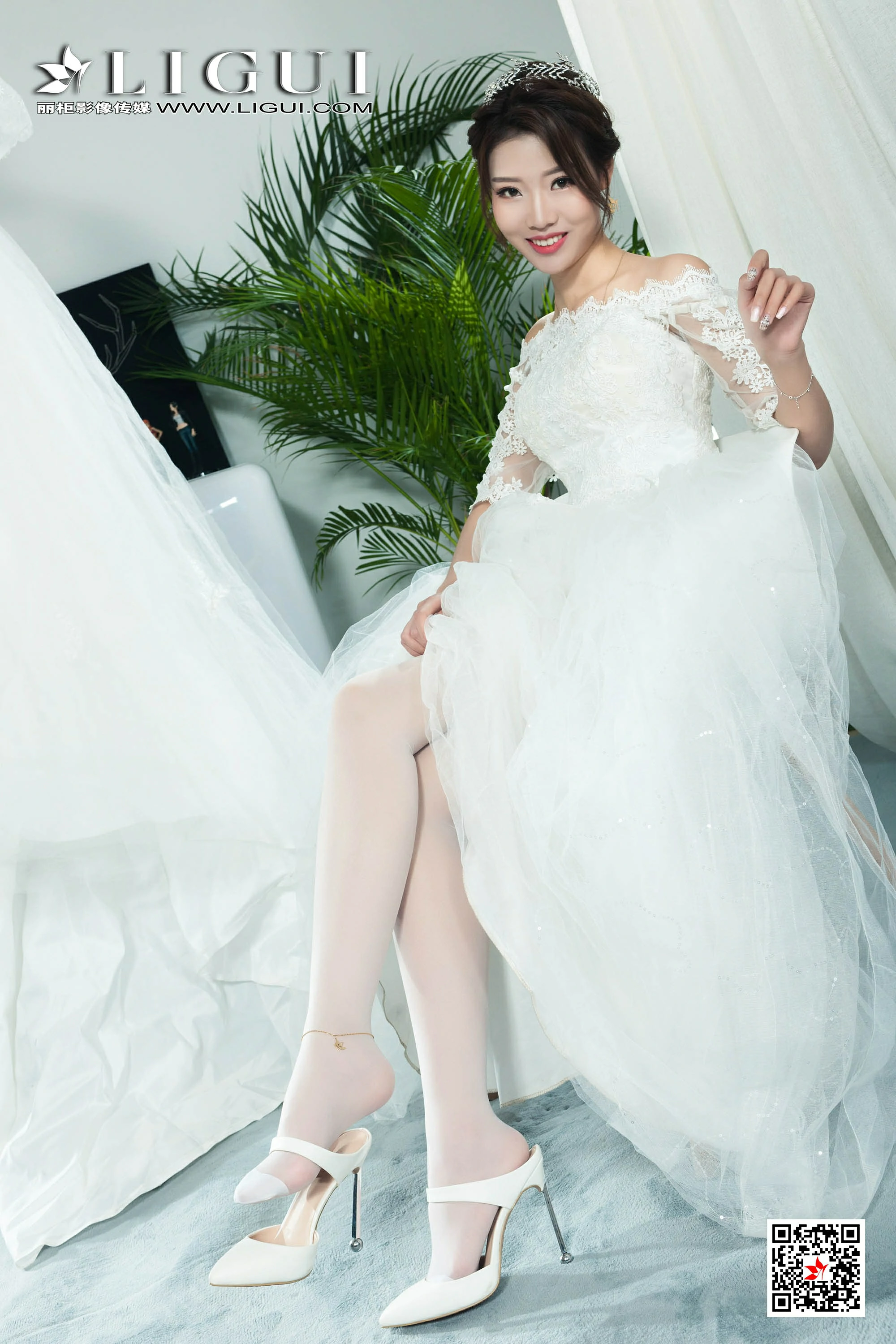 [Ligui丽柜会所]2019-11-28 性感新娘 钟情 白色婚纱与白色内衣加白色丝袜美腿私房写真集,