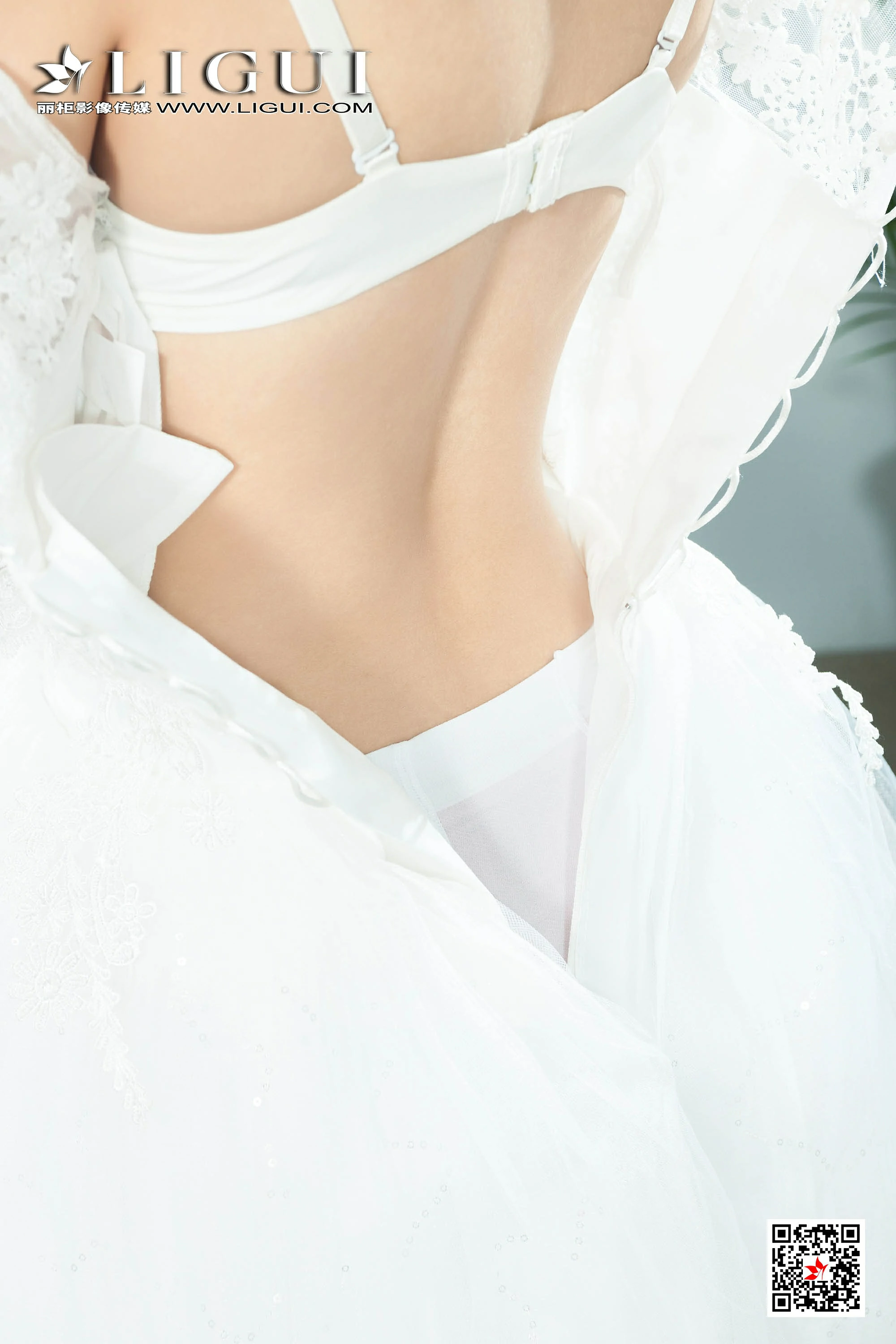 [Ligui丽柜会所]2019-11-28 性感新娘 钟情 白色婚纱与白色内衣加白色丝袜美腿私房写真集,