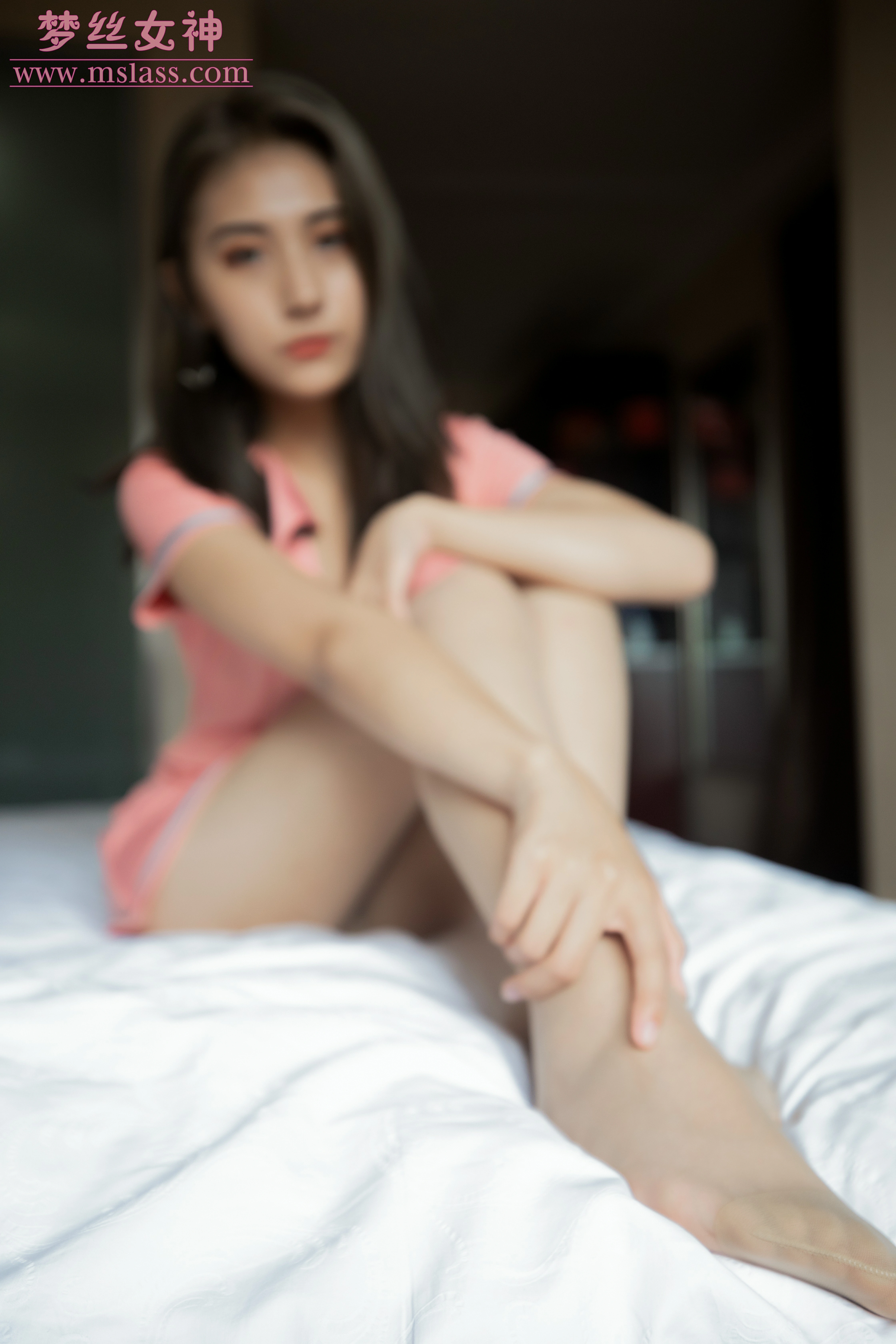 [MSLASS梦丝女神]NO.033 顶级版（合作出品）小允儿 粉色日本高中女生制服裙加肉色丝袜美腿性感私房写真集,