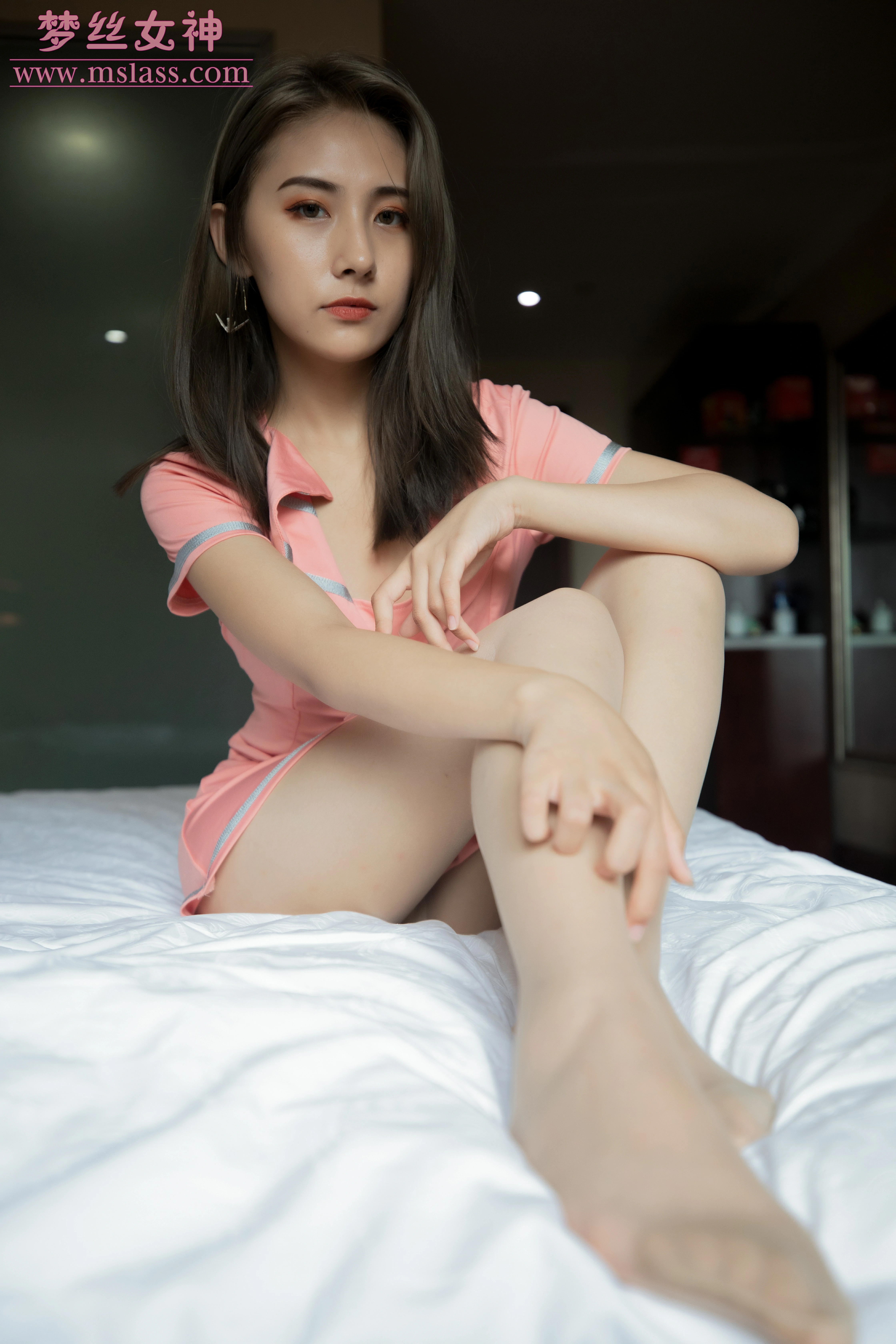 [MSLASS梦丝女神]NO.033 顶级版（合作出品）小允儿 粉色日本高中女生制服裙加肉色丝袜美腿性感私房写真集,