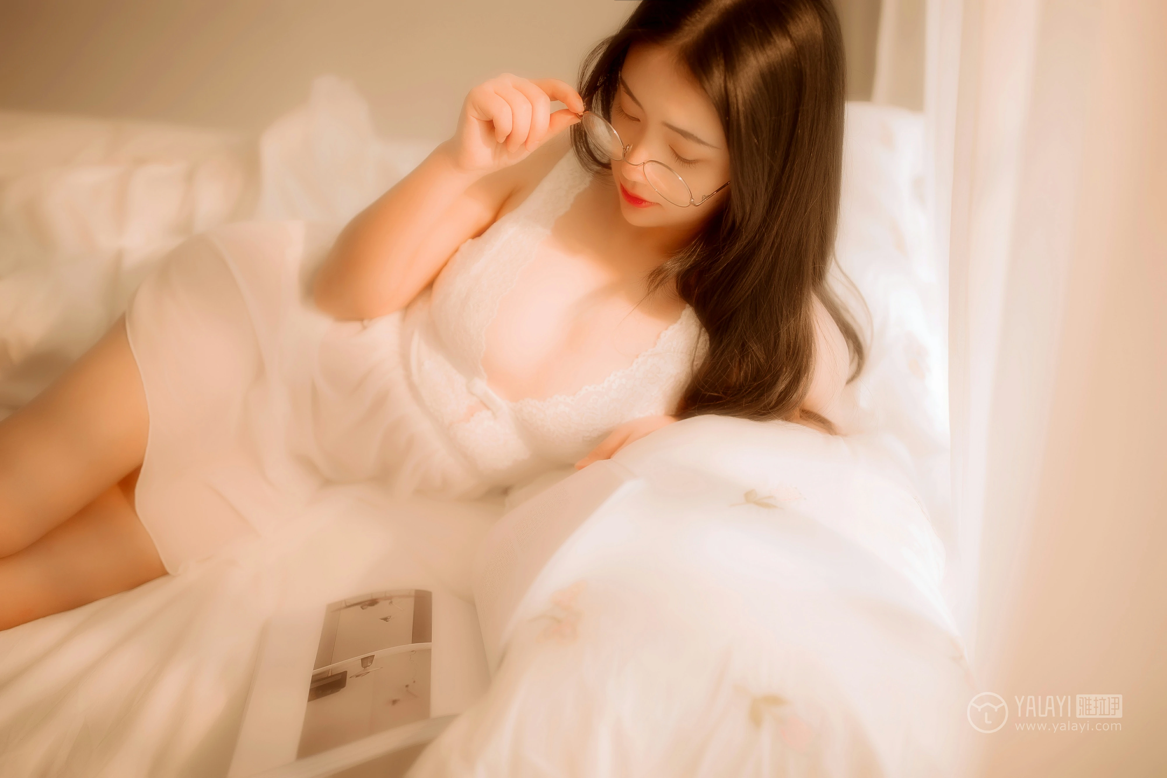 [YALAYI雅拉伊]No.208 闺房 水月沙子 白色透视情趣蕾丝睡衣裙性感私房写真集,