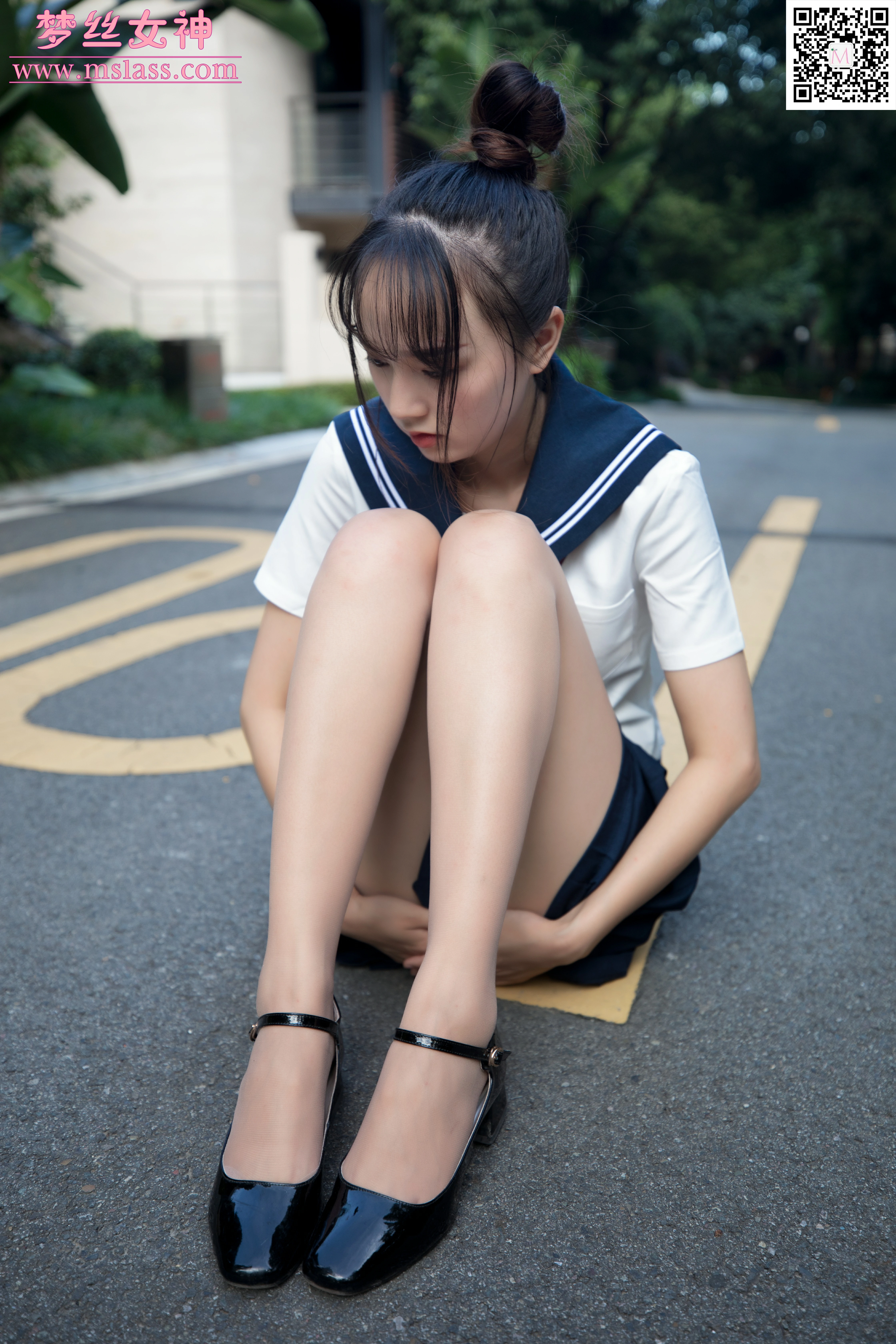 [MSLASS梦丝女神]NO.043 JK小女神 玥玥 日本高中女生制服与短裙加肉色丝袜美腿性感私房写真集,
