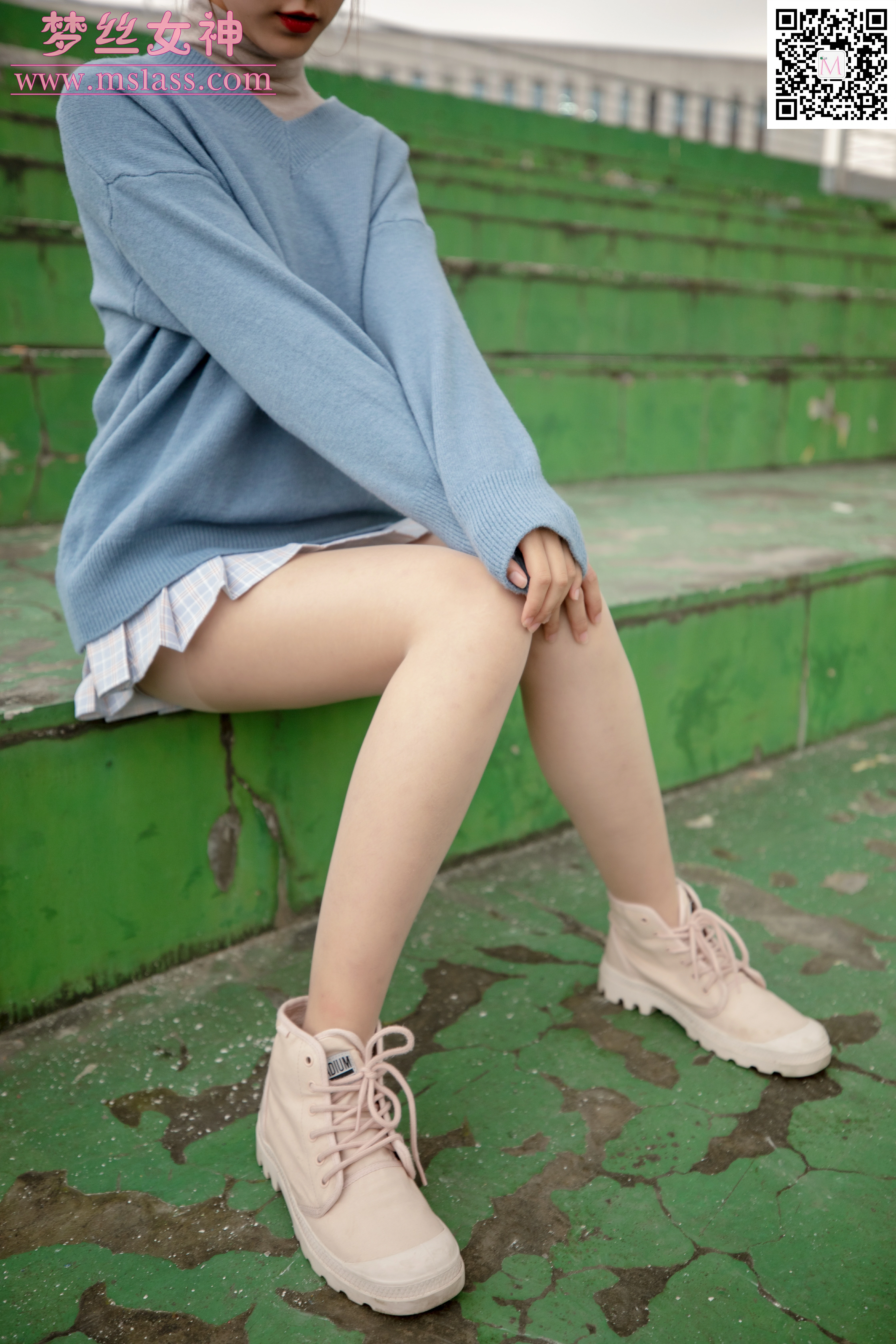 [MSLASS梦丝女神]NO.062 理工女神 林可儿 蓝色卫衣与白色短裙加肉色丝袜美腿性感私房写真集,
