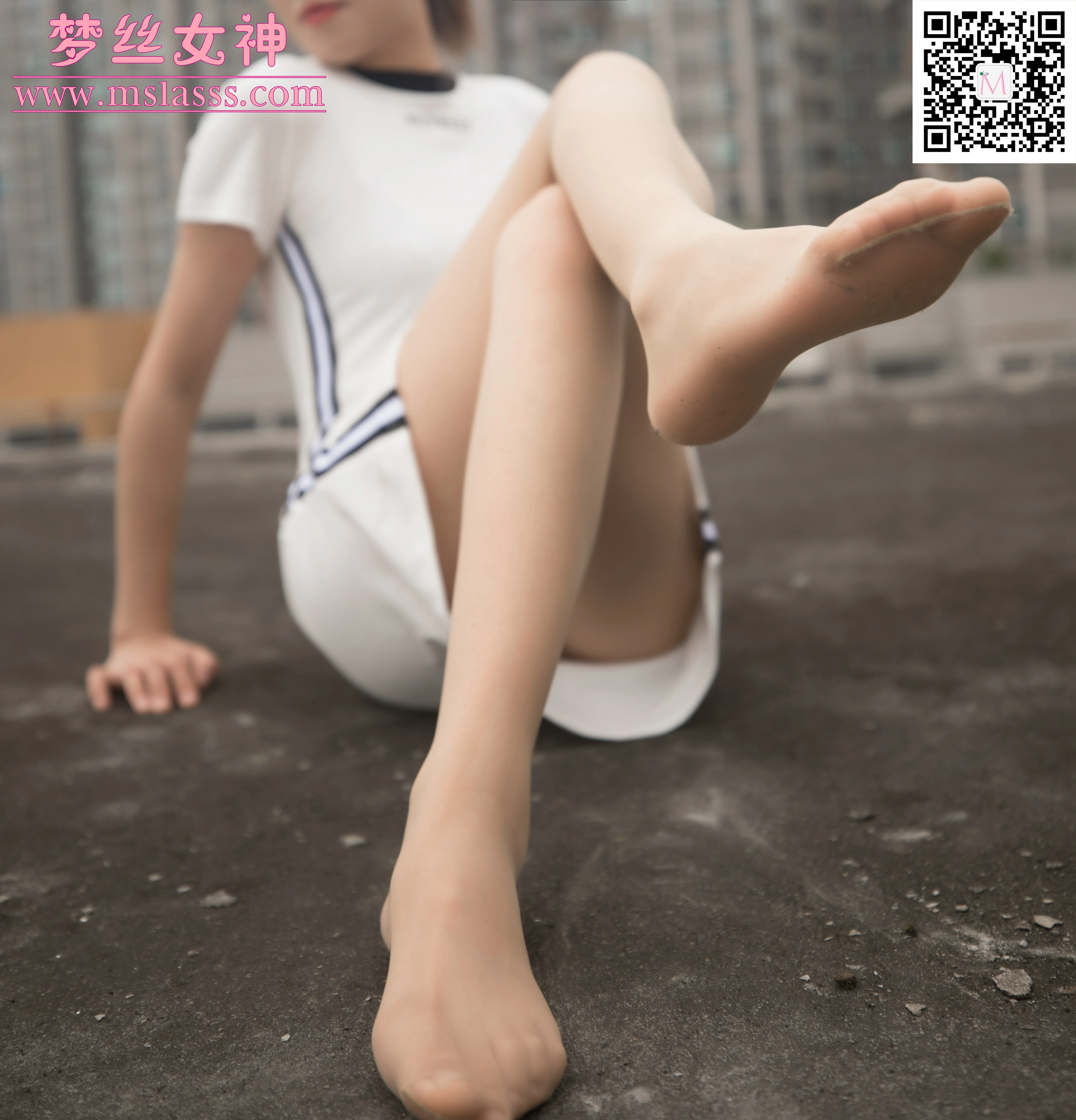 [MSLASS梦丝女神]NO.079 连体裙 素岚 白色连身短袖与紧身透视连体衣加肉色丝袜美腿性感私房写真集,