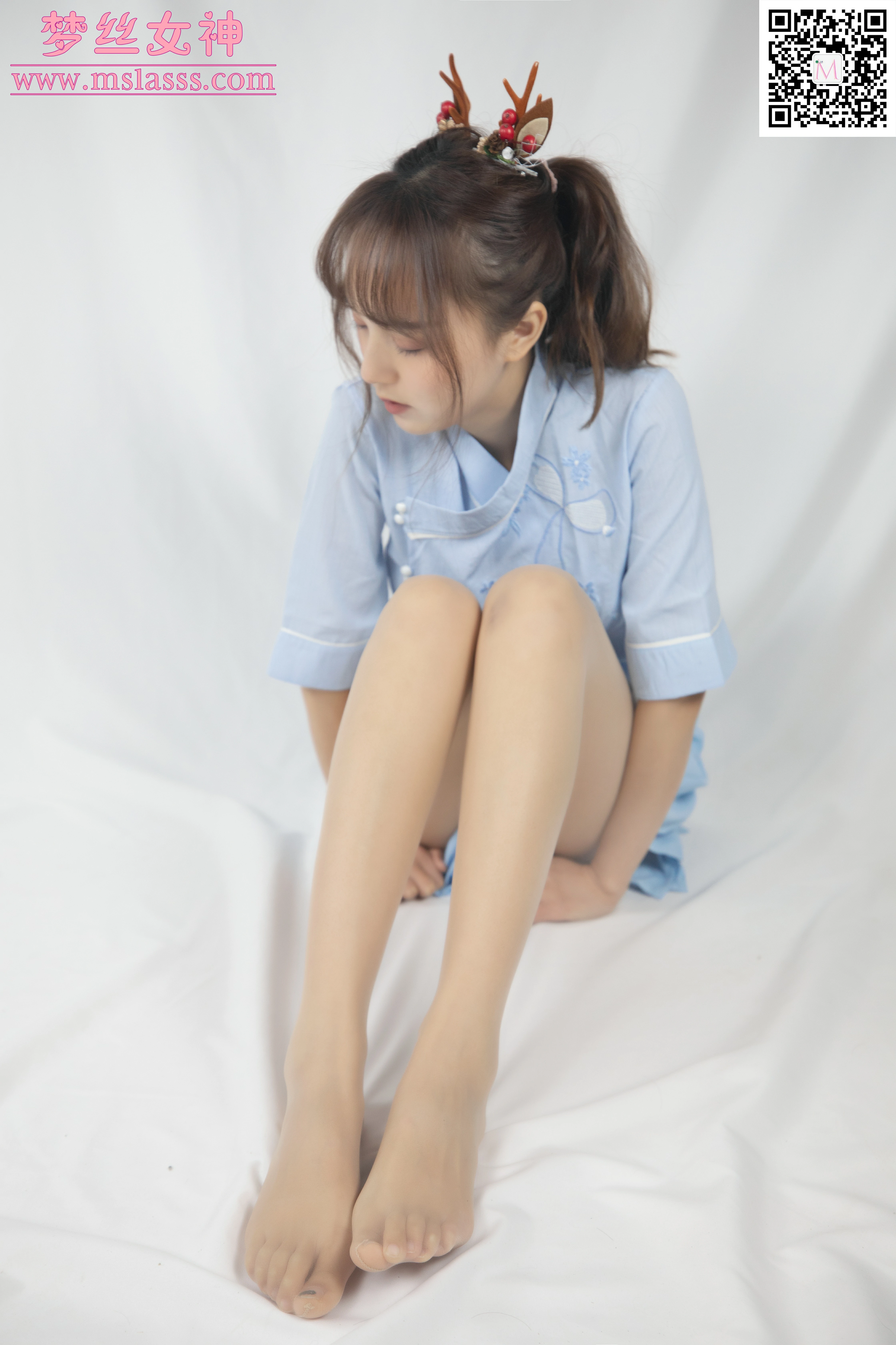 [MSLASS梦丝女神]NO.081 蓝色古装仙女颜值 玥玥 蓝色短袖与短裙加肉色丝袜美腿性感私房写真集,