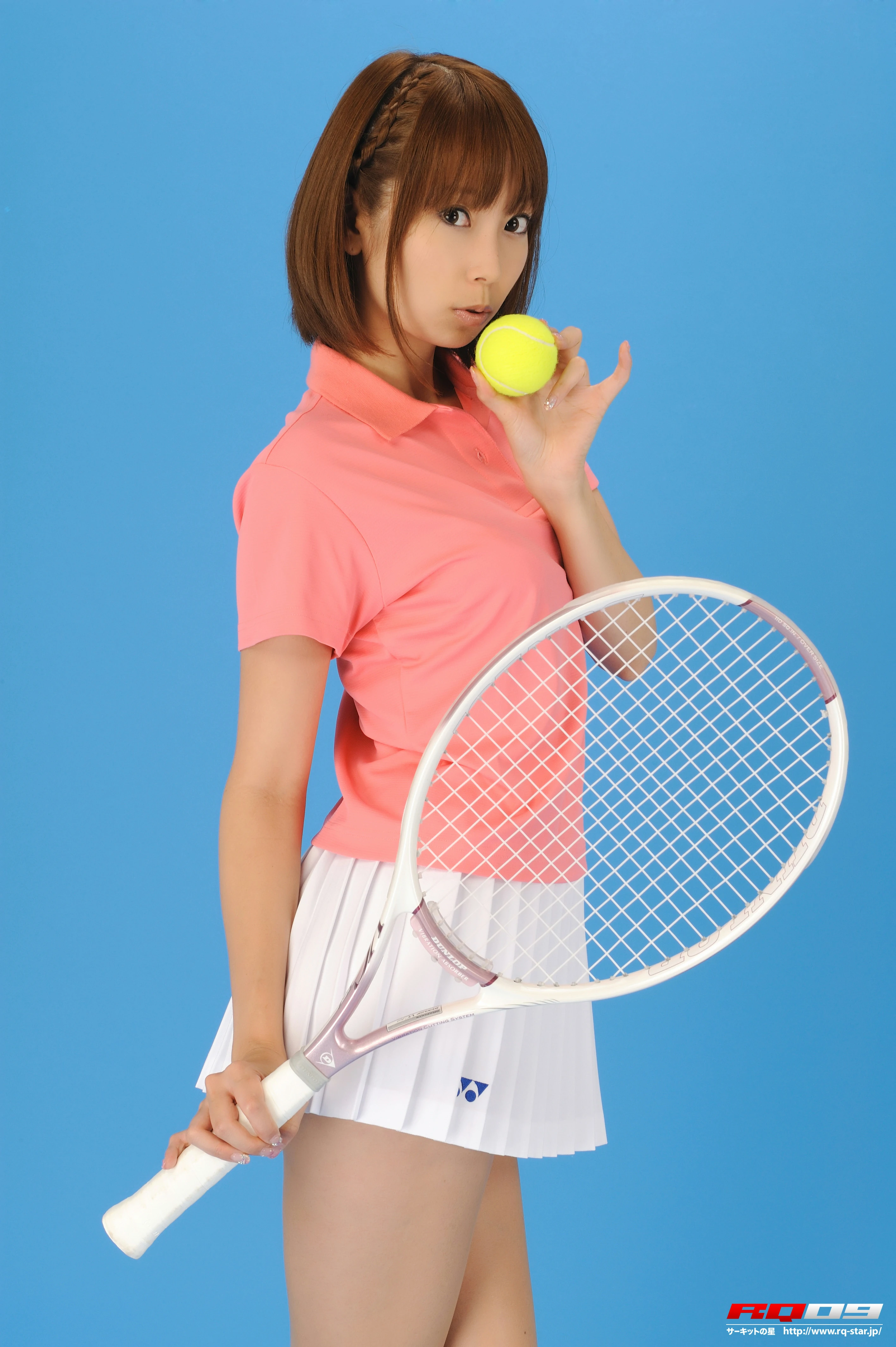 [RQ-STAR写真]NO.00207 徳永末遊（德永末游，Miyu Tokunaga）红色短袖与白色短裙加肉色丝袜美腿性感私房写真集,