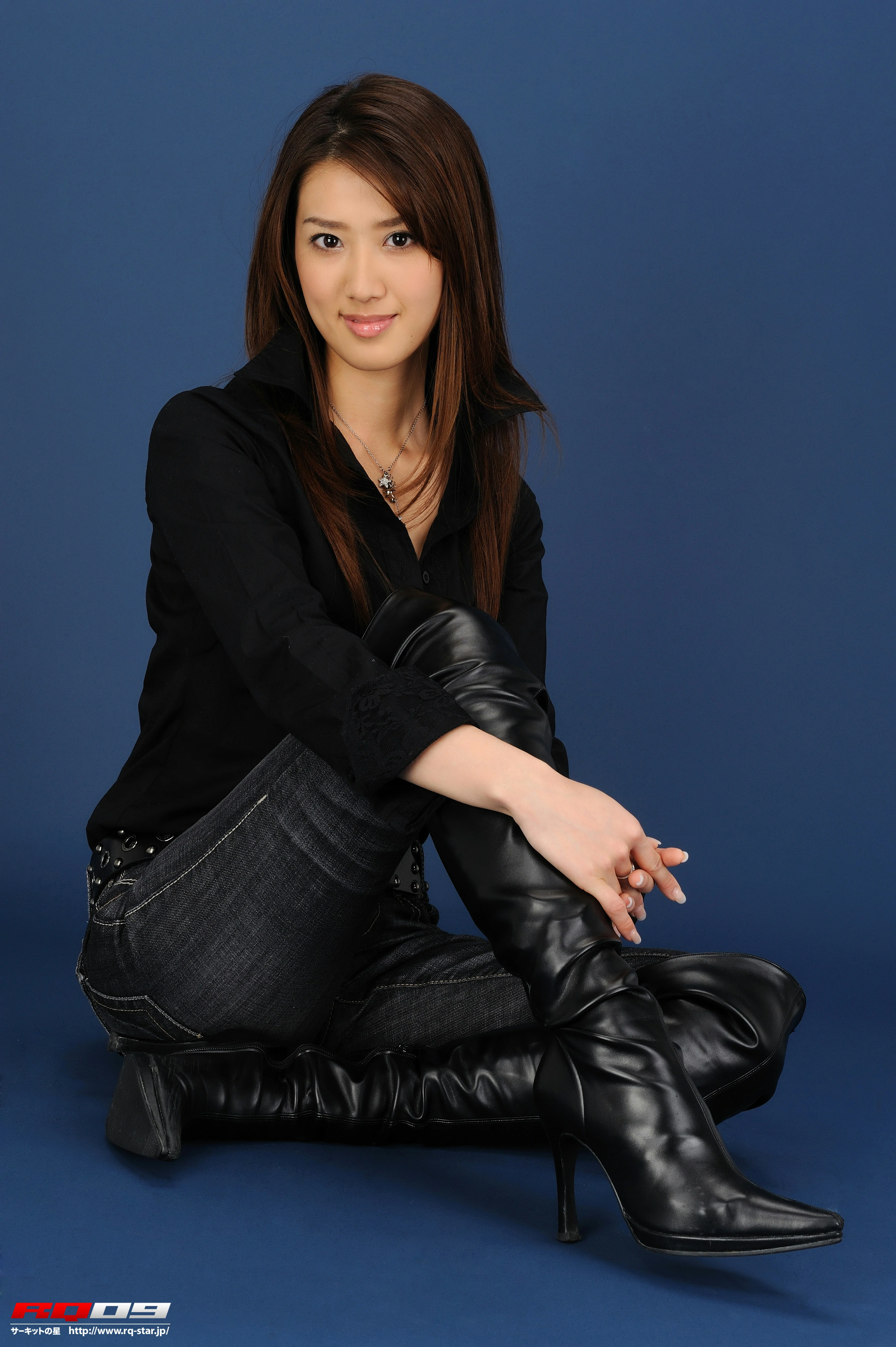 [RQ-STAR写真]NO.00219 杉澤友香（杉泽友香，Yuuka Sugisawa）黑色衬衫加紧身牛仔裤性感私房写真集,