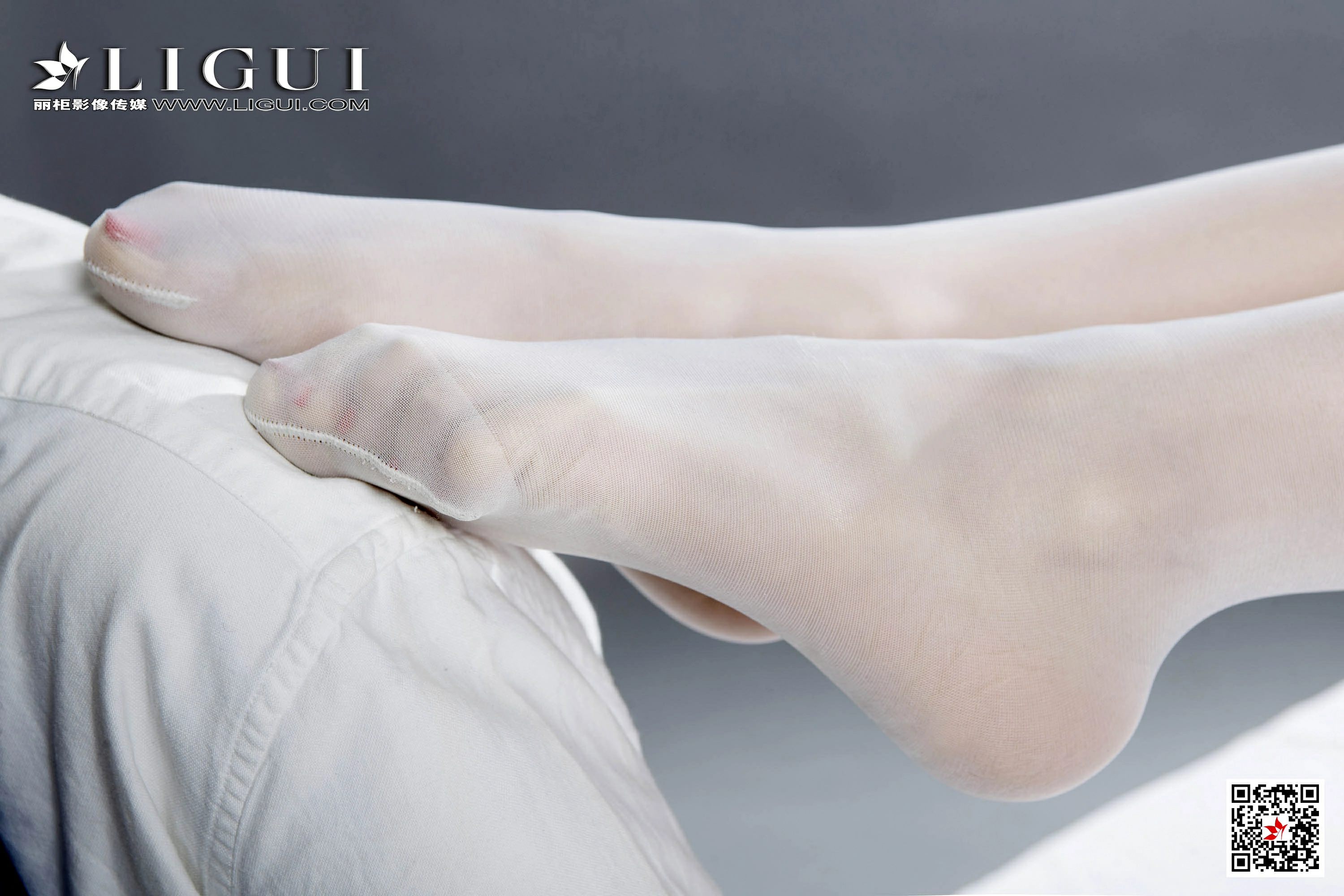 [Ligui丽柜会所]2020-03-29 性感女护士 司琪 白色情趣制服加白色丝袜美腿私房写真集,