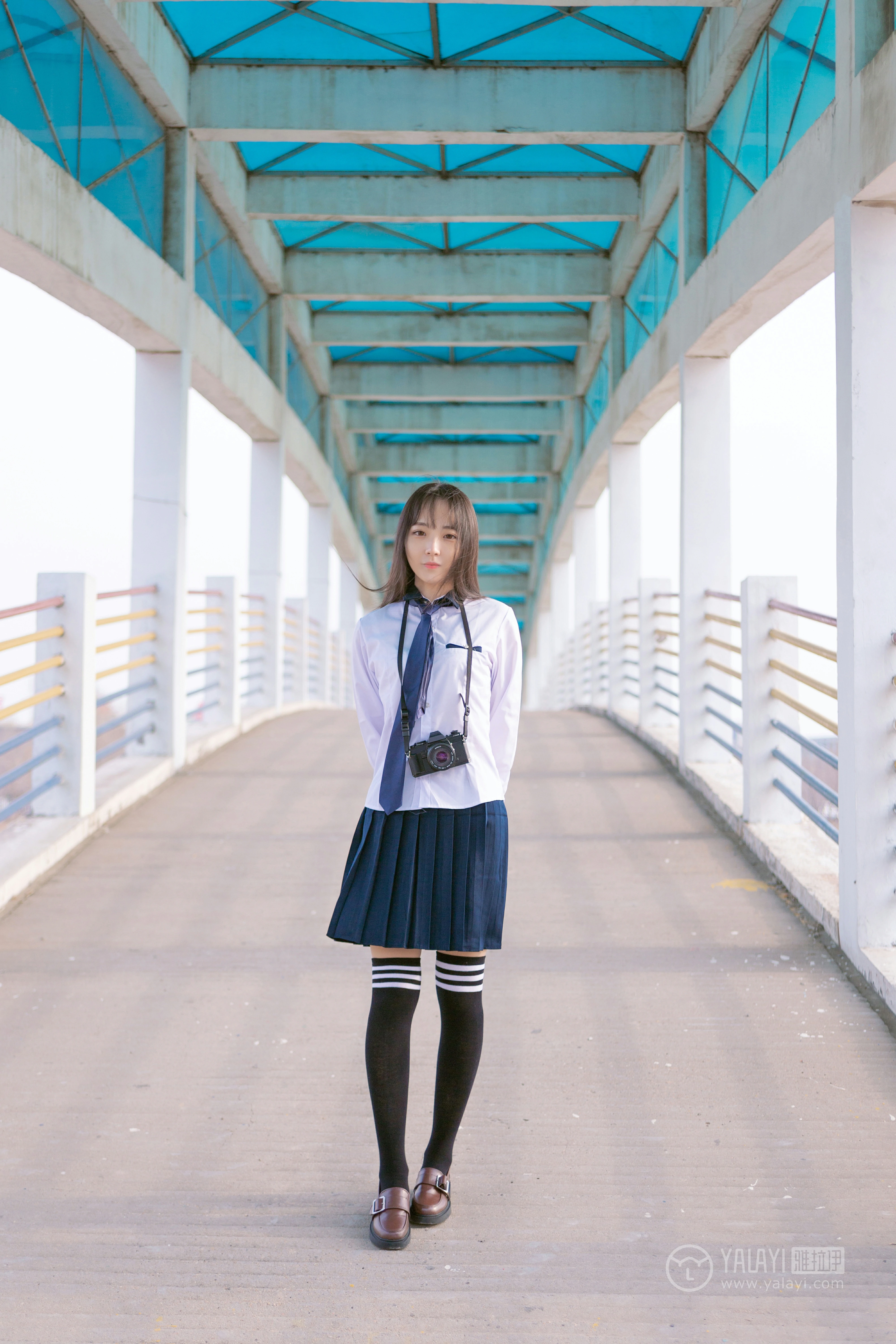 [YALAYI雅拉伊]No.229 小清新 文慧慧 日本高中女生制服与短裙加黑色丝袜美腿性感私房写真集,