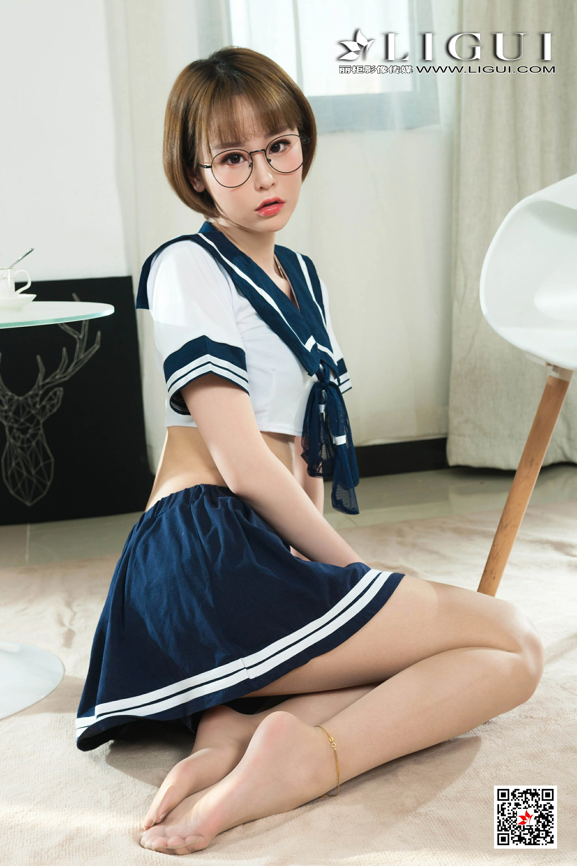 [Ligui丽柜会所]2020-04-07 Model 洋洋 情趣高中女生制服与短裙加肉色丝袜美腿性感私房写真集,