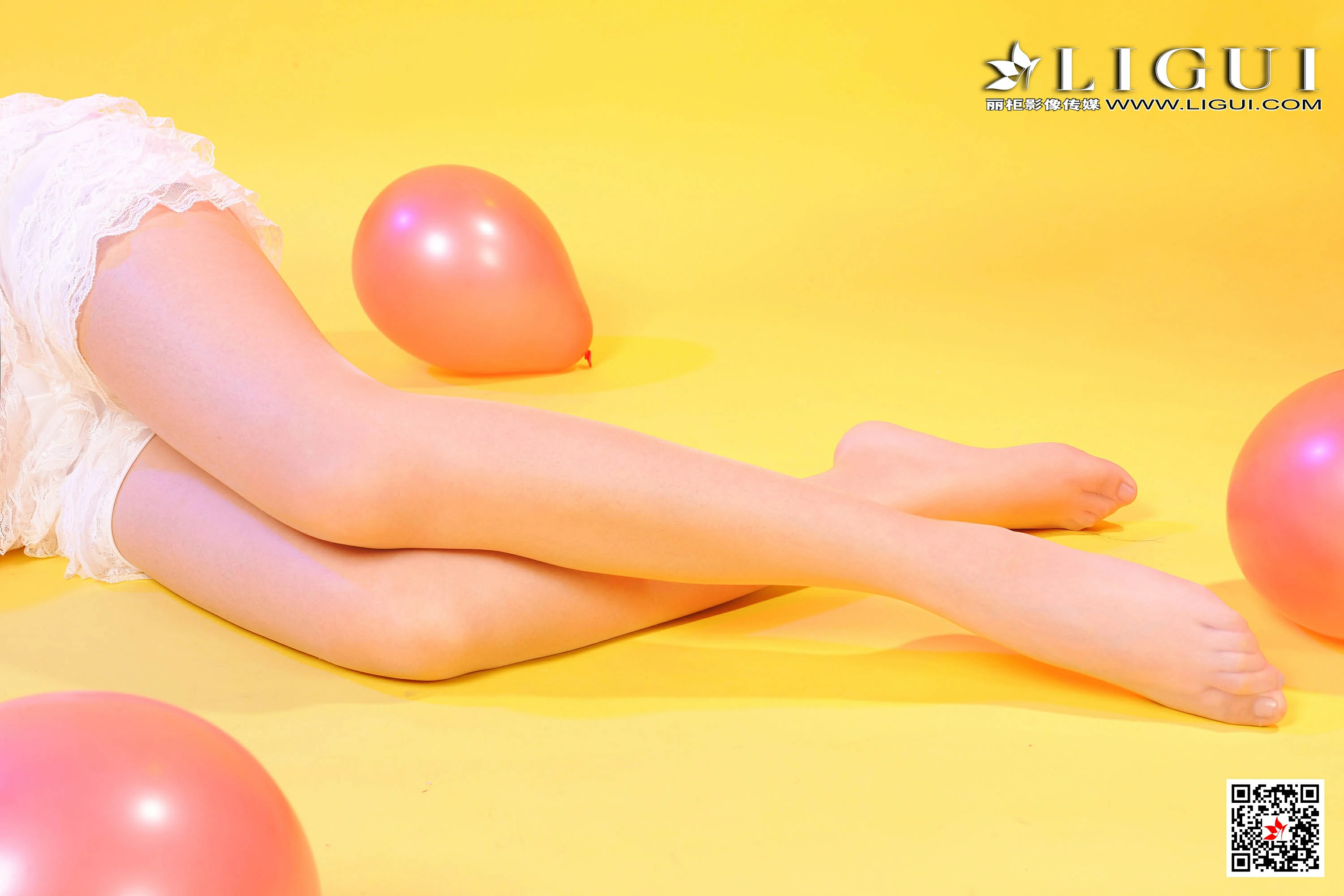 [Ligui丽柜会所]2020-06-18 Model 小杨幂 粉色镂空连衣裙与白色蕾丝短裤加肉色丝袜美腿性感私房写真集,