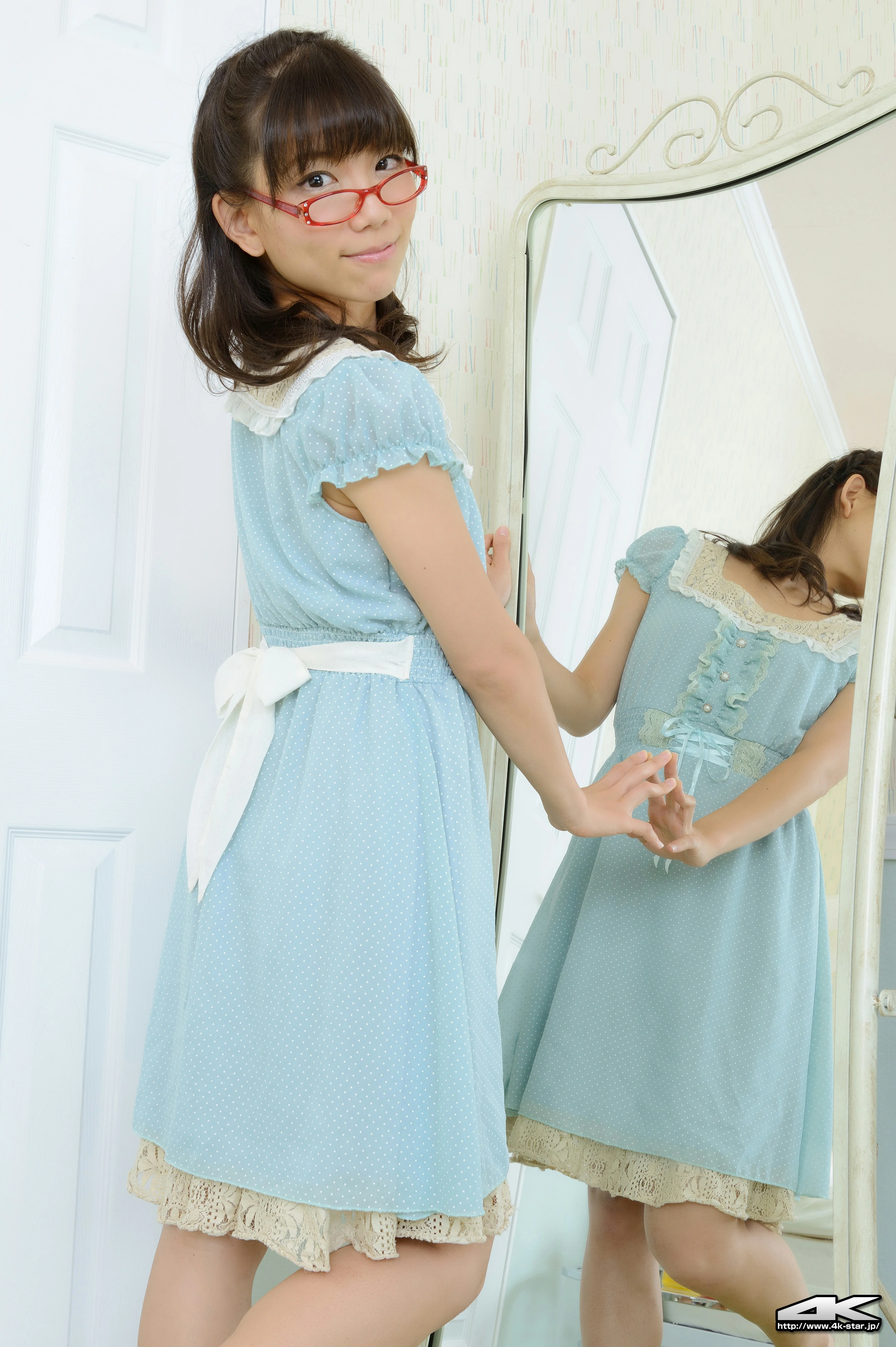 [4K-STAR套图]No.00247 日本高中女生 なえなん 蓝色连衣裙与粉色性感内衣居家私房写真集,