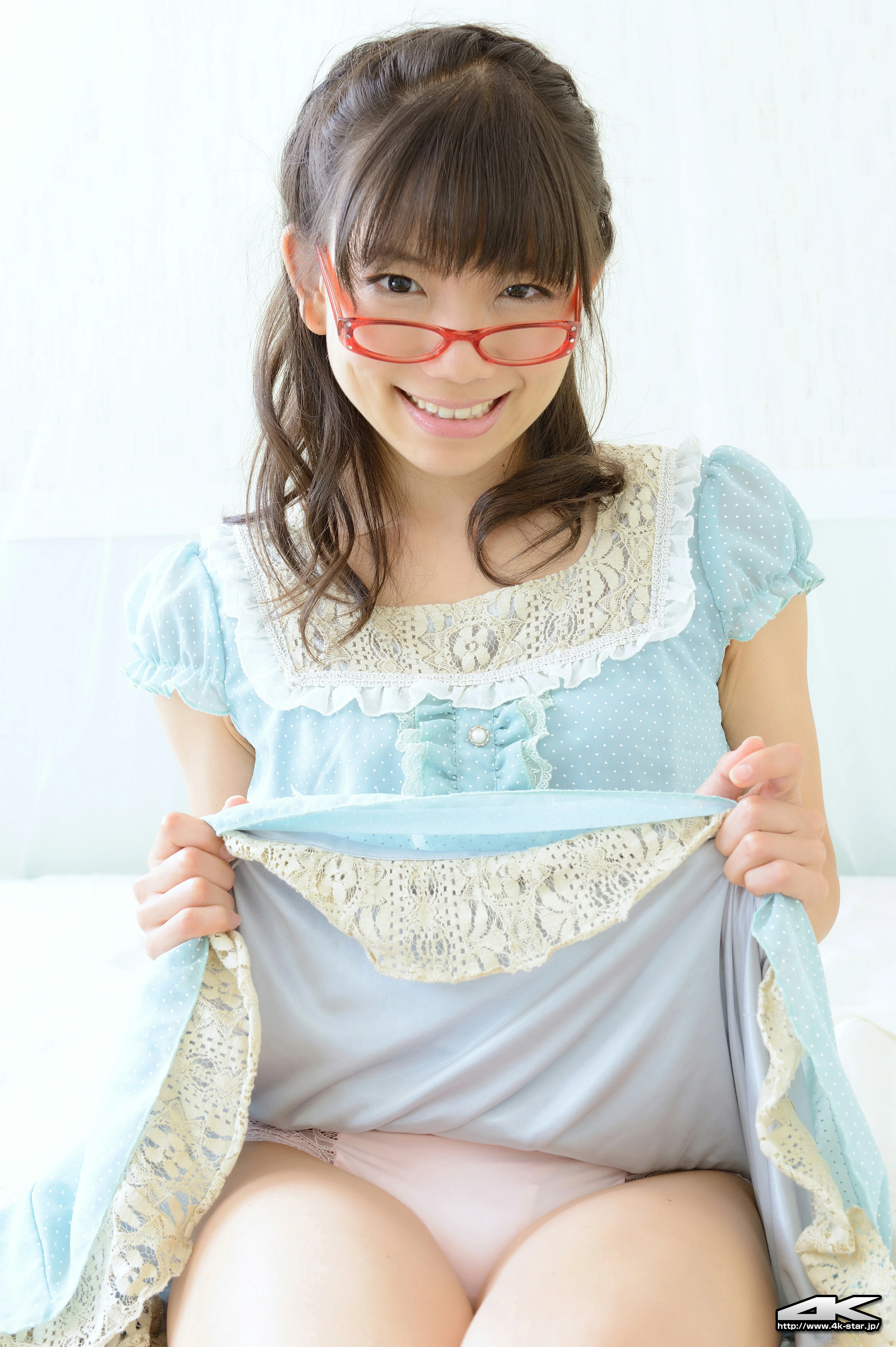 [4K-STAR套图]No.00247 日本高中女生 なえなん 蓝色连衣裙与粉色性感内衣居家私房写真集,