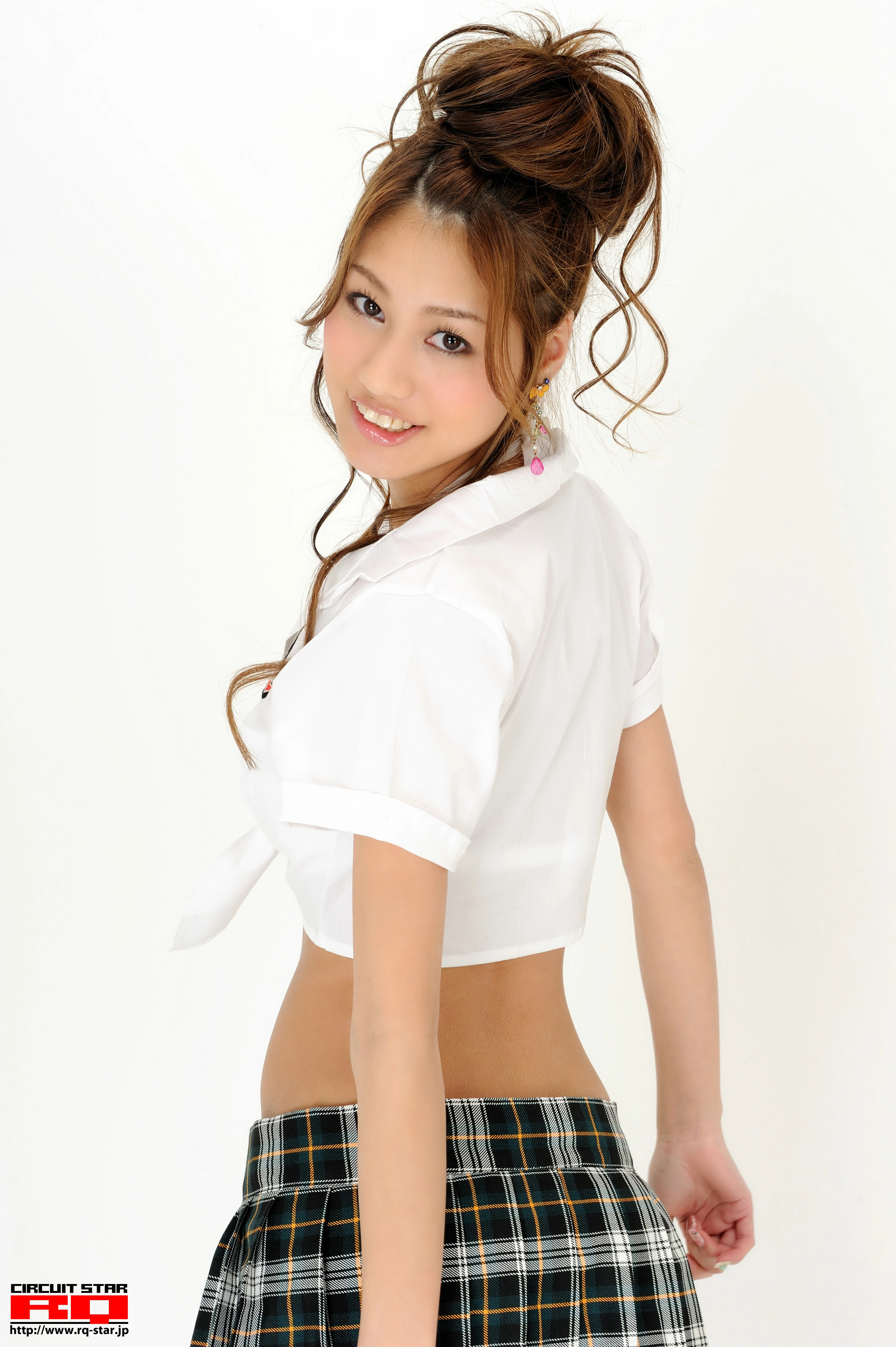 [RQ-STAR写真]No.00258 橋本れいか（橋本梨華，Rika Hashimoto）白色短袖加格子超短裙性感私房写真集,