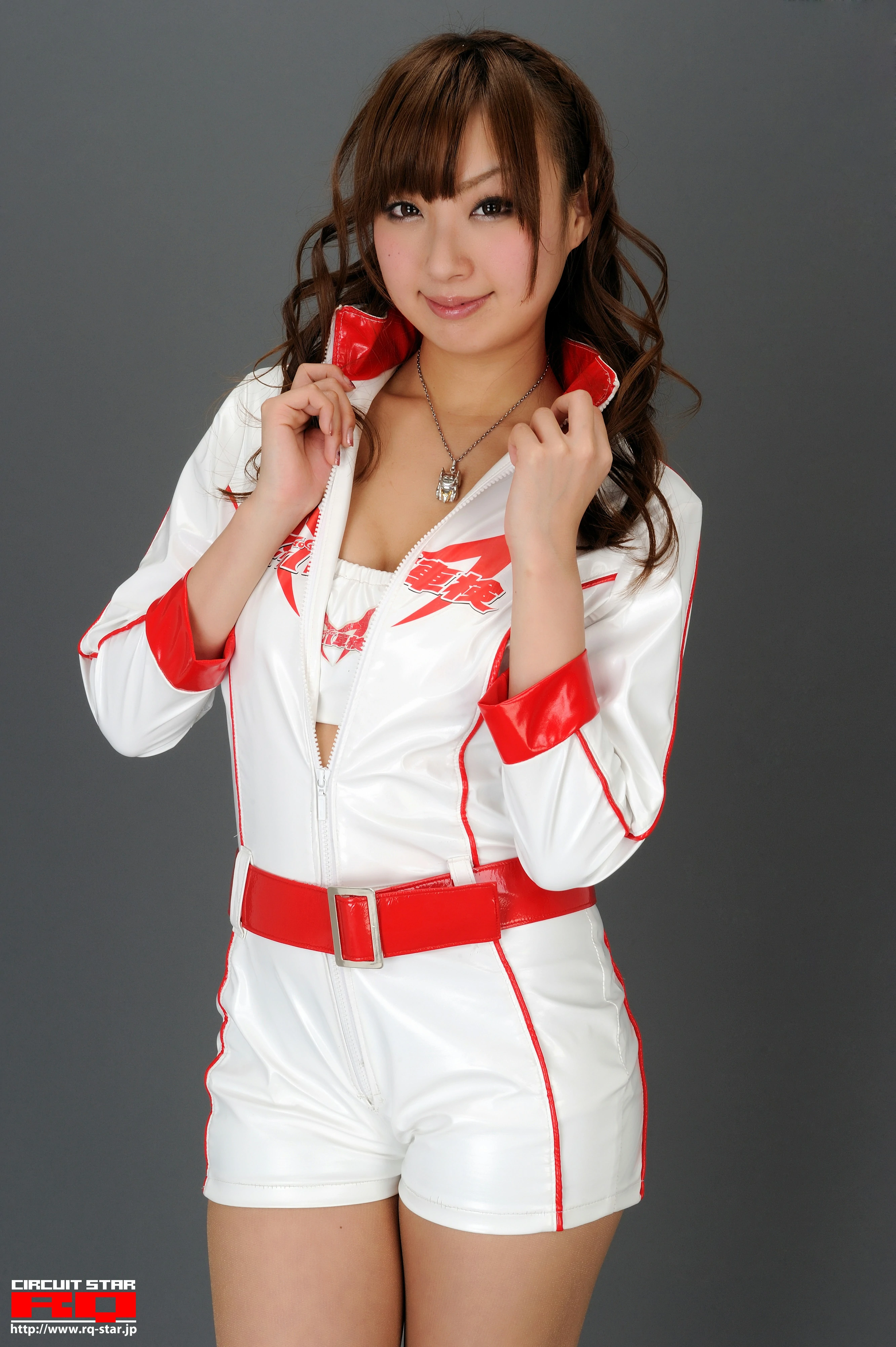 [RQ-STAR写真]No.00263 立花ゆか Yuka Tachibana 白色赛车女郎制服性感私房写真集,