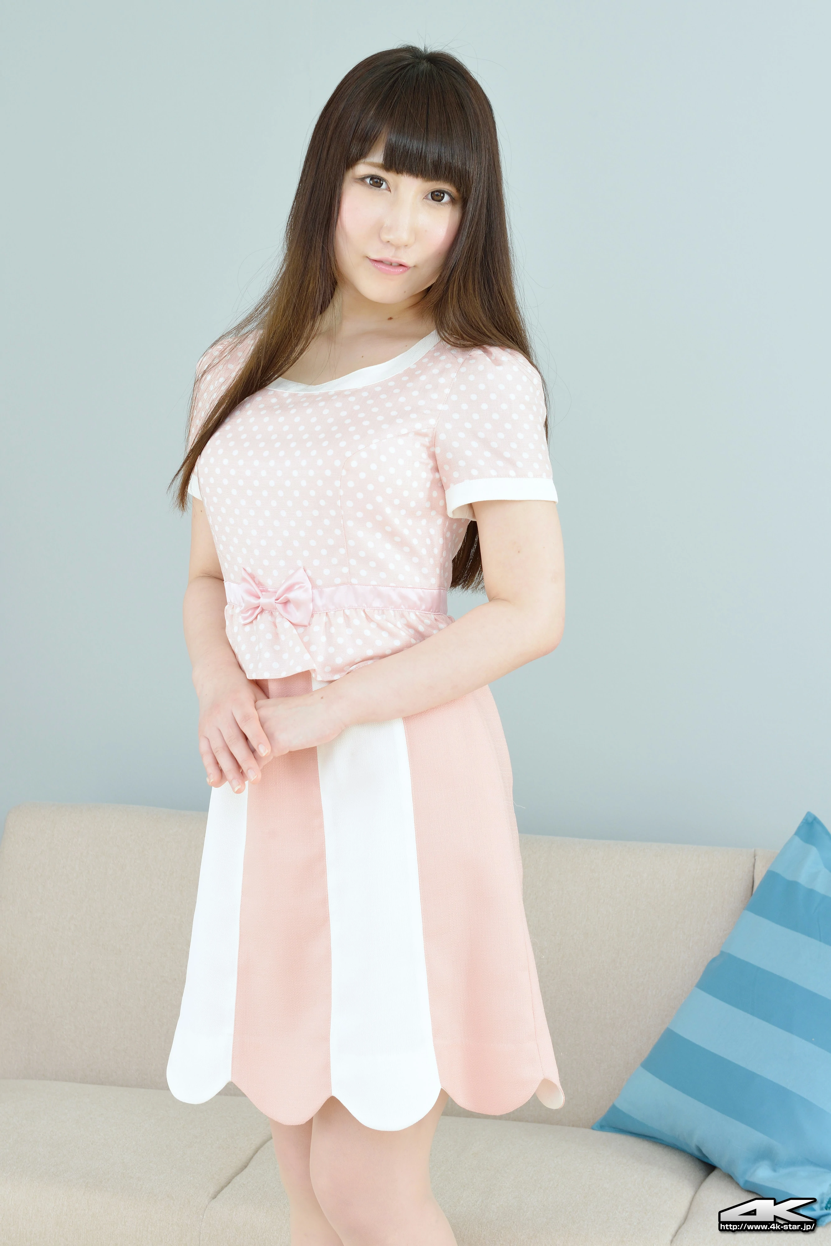 [4K-STAR套图]No.00295 桂木澪（かつらぎみお，Mio Katsuragi）粉色短袖与短裙加肉色丝袜美腿性感私房写真集,