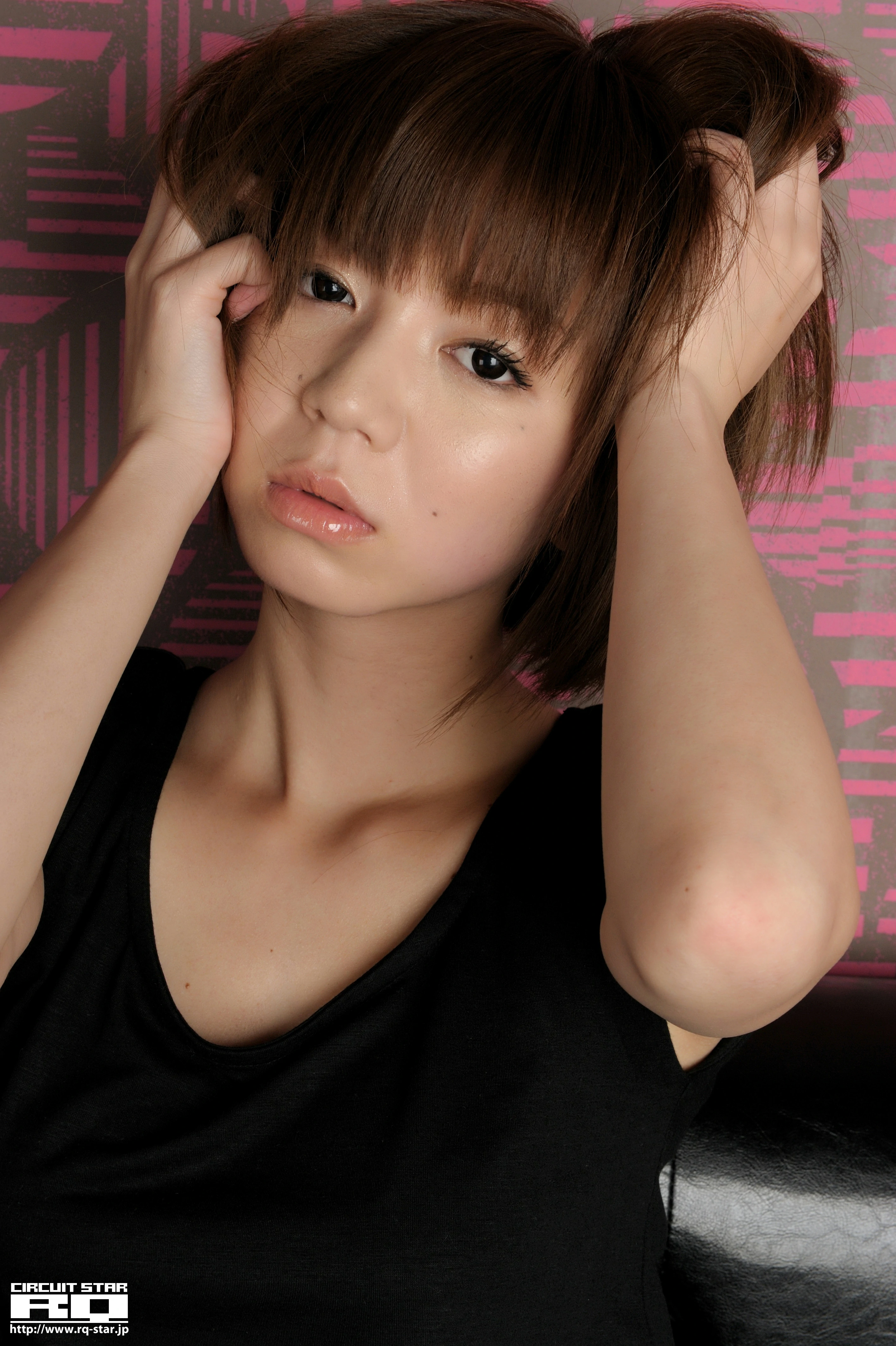 [RQ-STAR写真]NO.00304 水野千春(水野ちはる，Chiharu Mizuno)黑色背心与短裤加黑色丝袜美腿性感私房写真集,