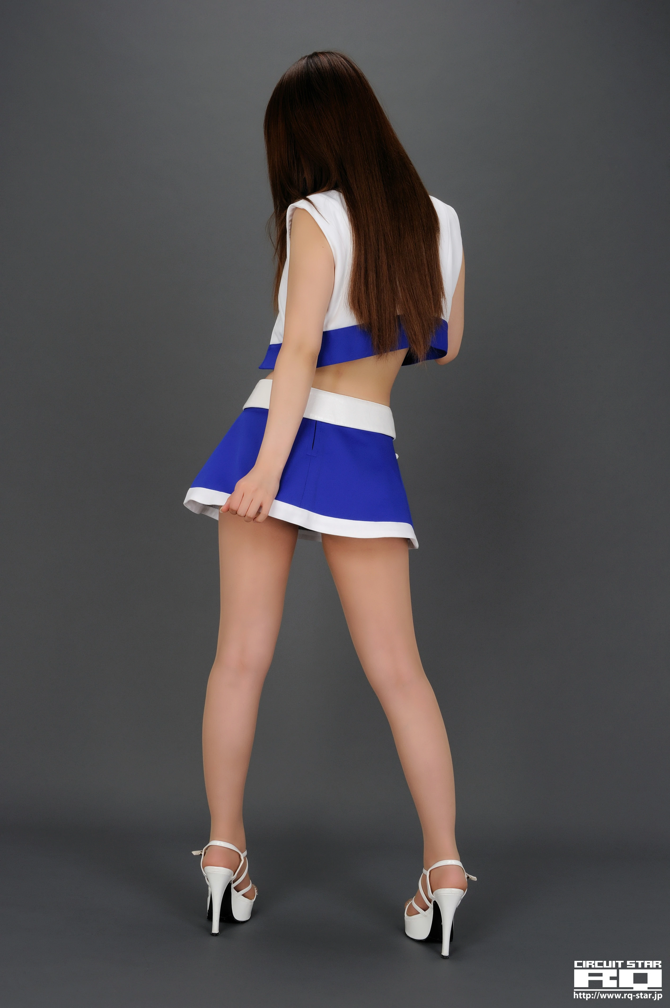[RQ-STAR写真]NO.00317 本田貴奈 Takana Honda 蓝色赛车女郎制服与短裙性感私房写真集,