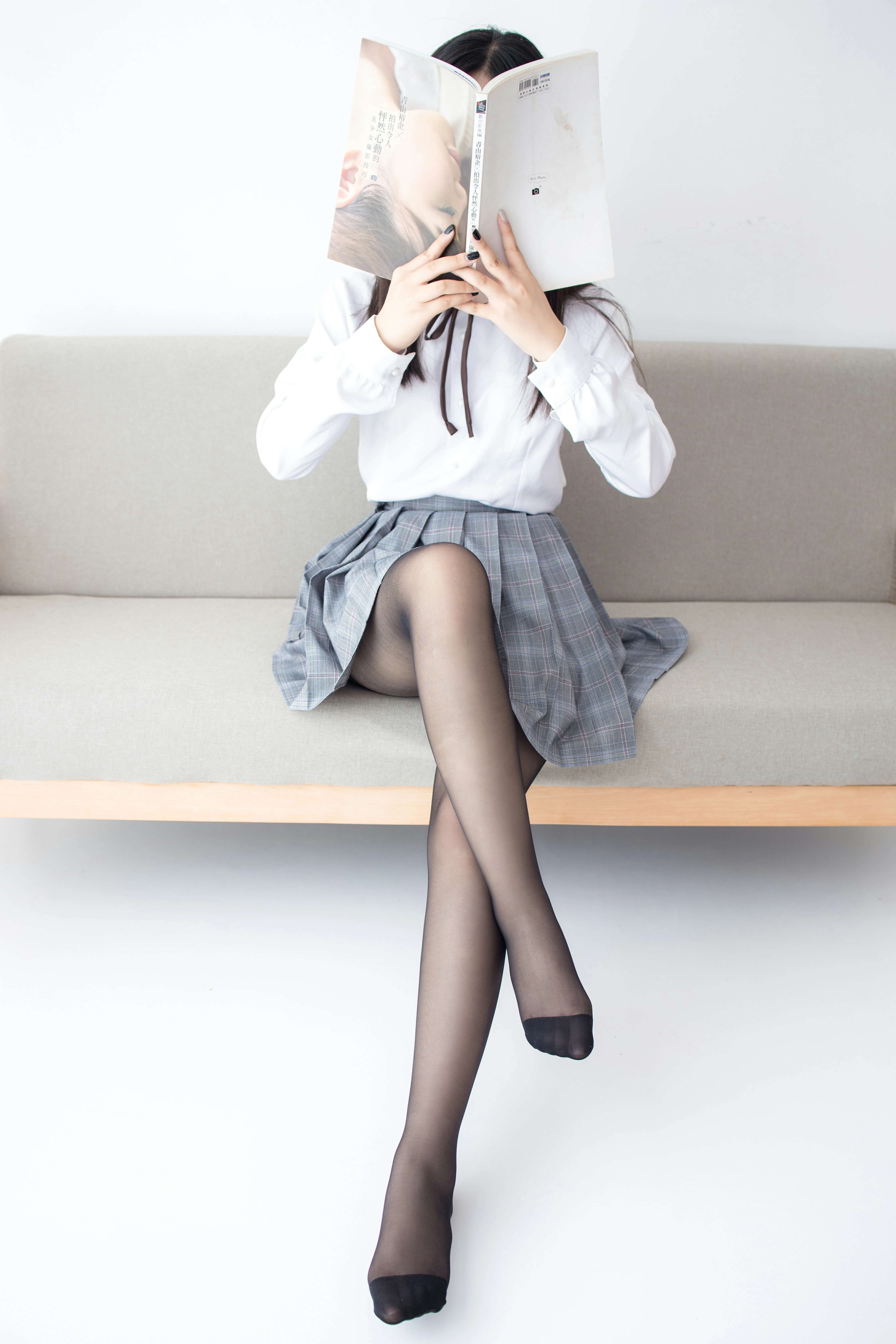 [森萝财团]JKFUN-016 黑丝 小夜 新人 日本高中女生制服与短裙加黑色丝袜美腿性感私房写真集,