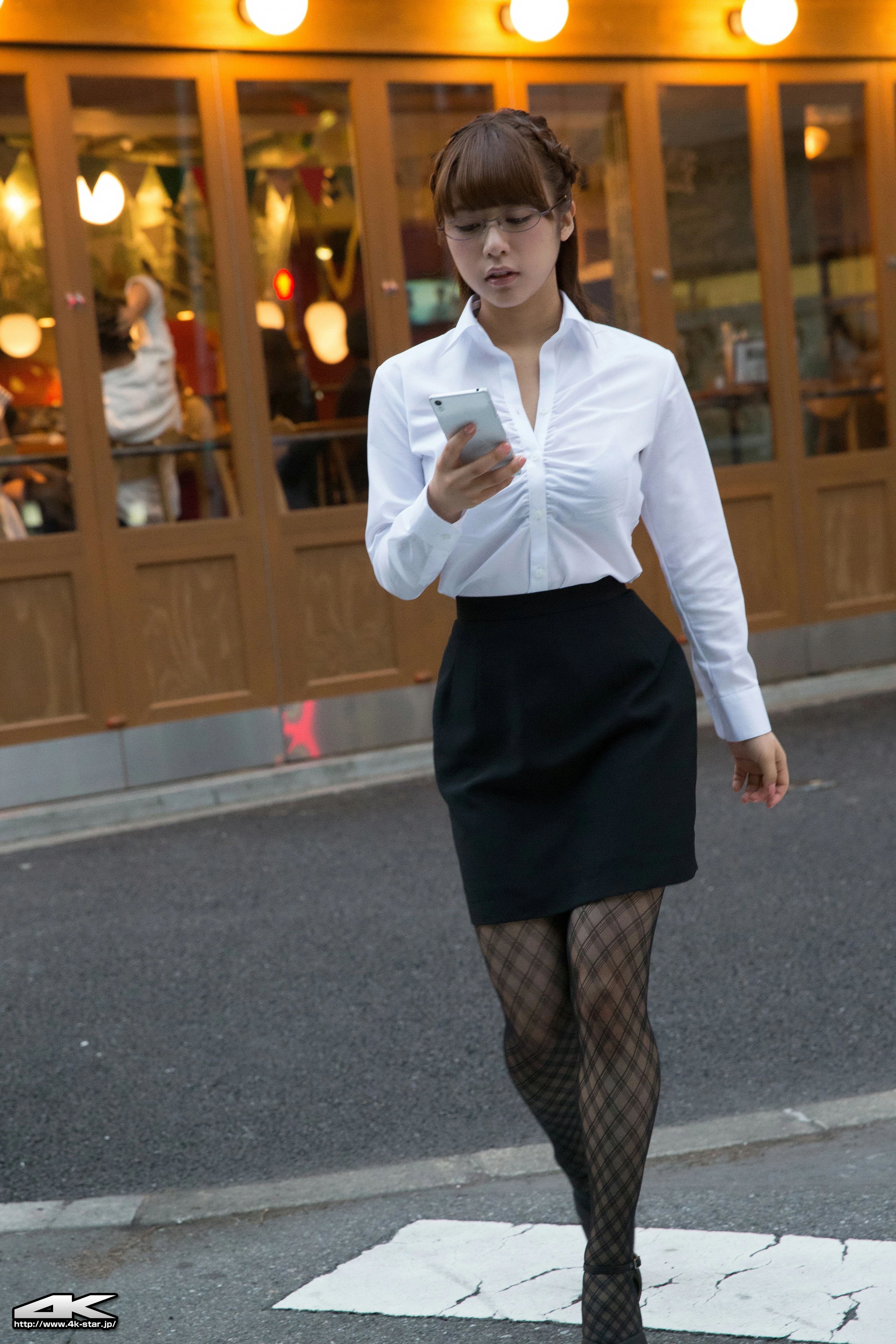 [4K-STAR套图]No.00362 性感女秘书 和泉美沙希（いずみ みさき，Misaki Izumi）黑色短裙加黑色内衣私房写真集,