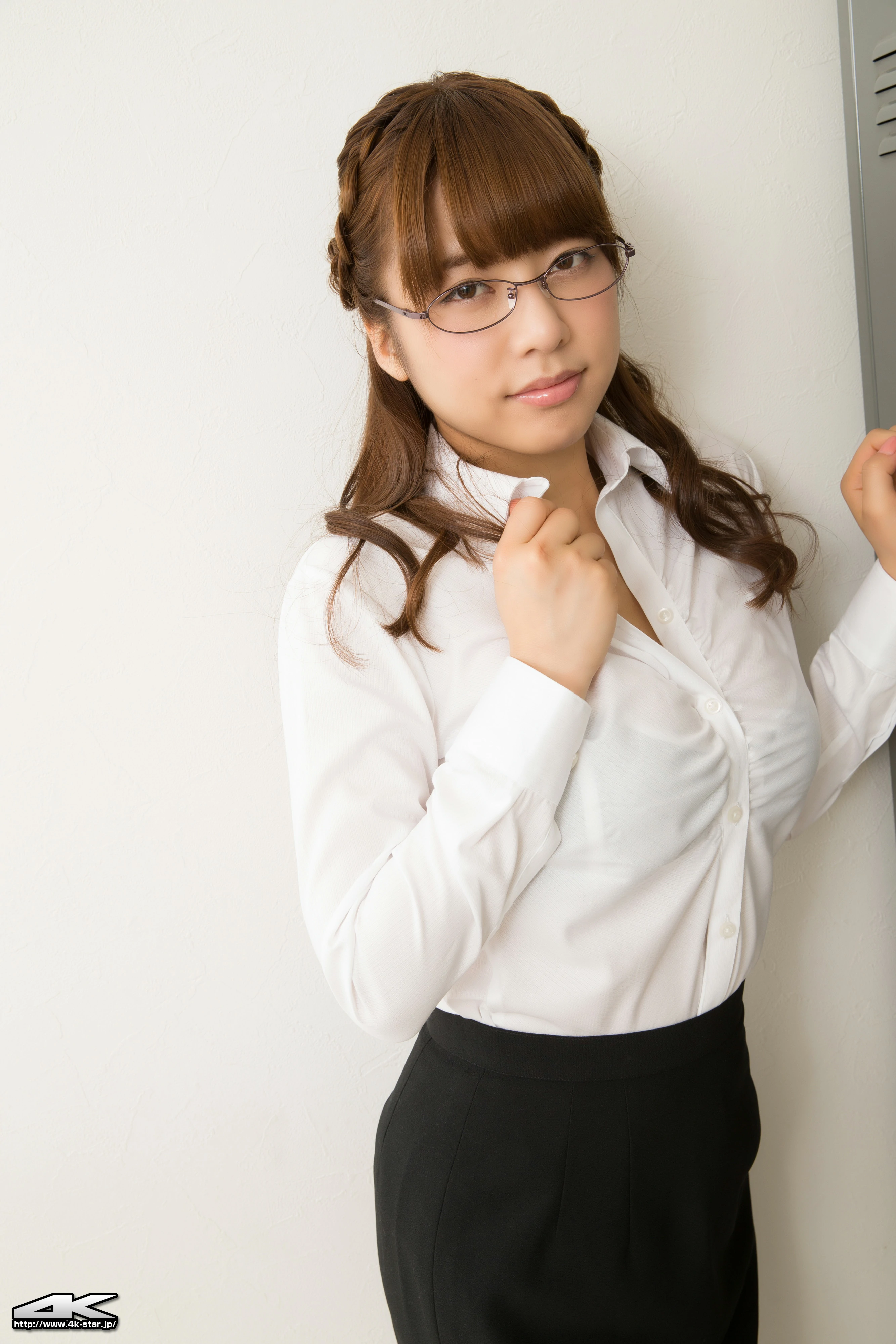 [4K-STAR套图]No.00362 性感女秘书 和泉美沙希（いずみ みさき，Misaki Izumi）黑色短裙加黑色内衣私房写真集,