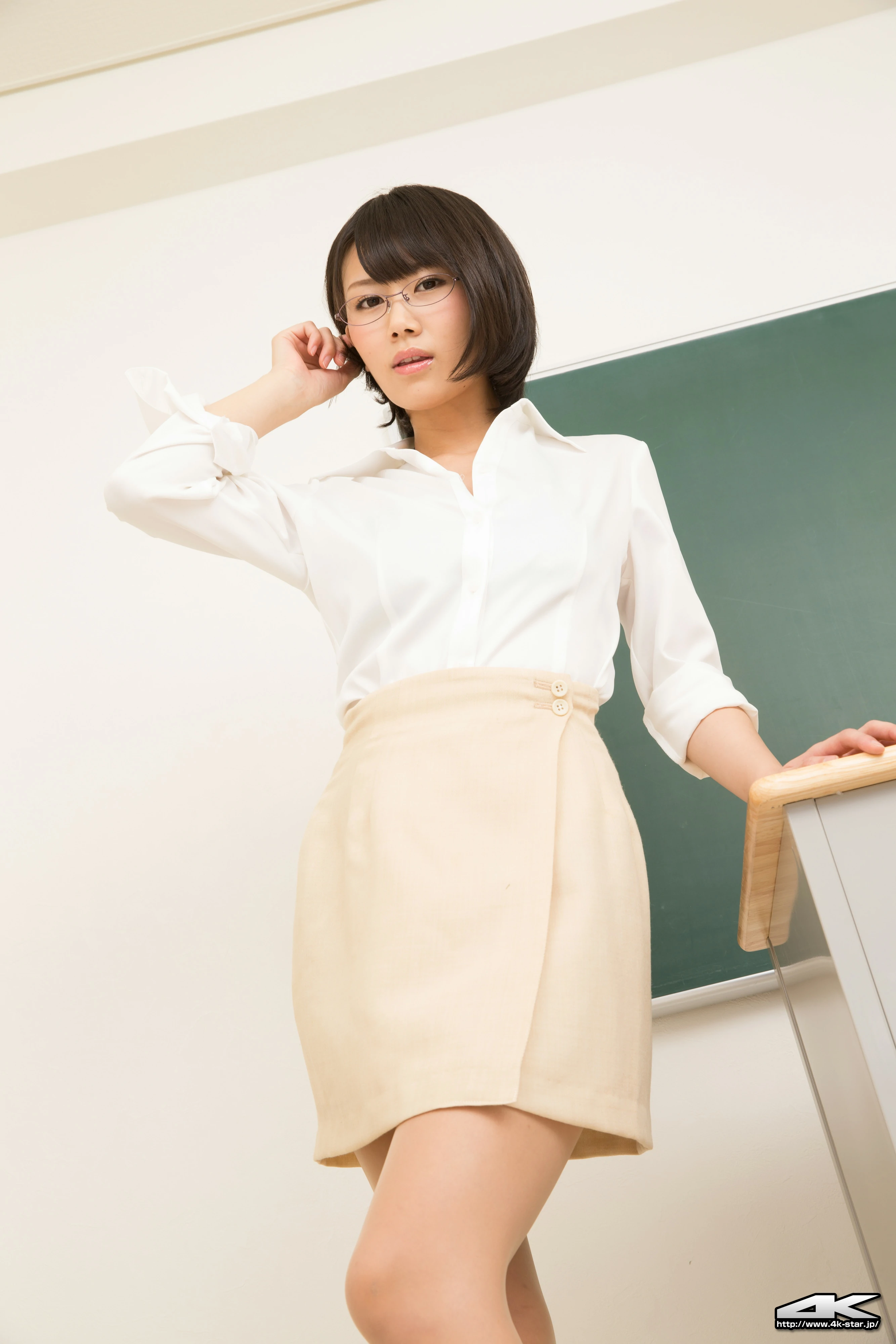 [4K-STAR套图]No.00363 性感女老师 森まり Mari Mori OL制服与粉色短裙加黑色内衣私房写真集,