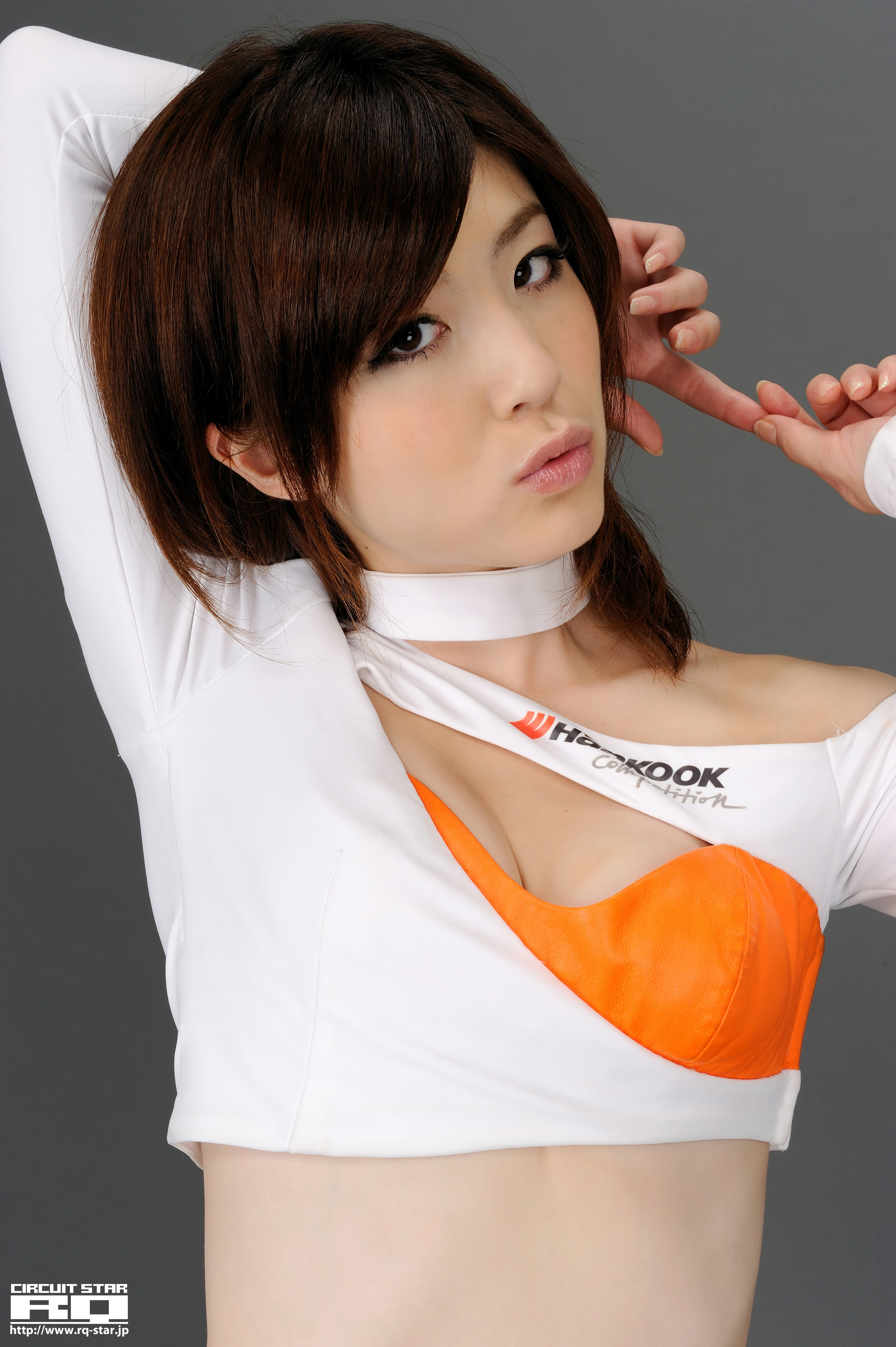[RQ-STAR写真]NO.00364 赛车女郎 荒木よし穂 Yoshiho Araki 白色紧身制服性感私房写真集,