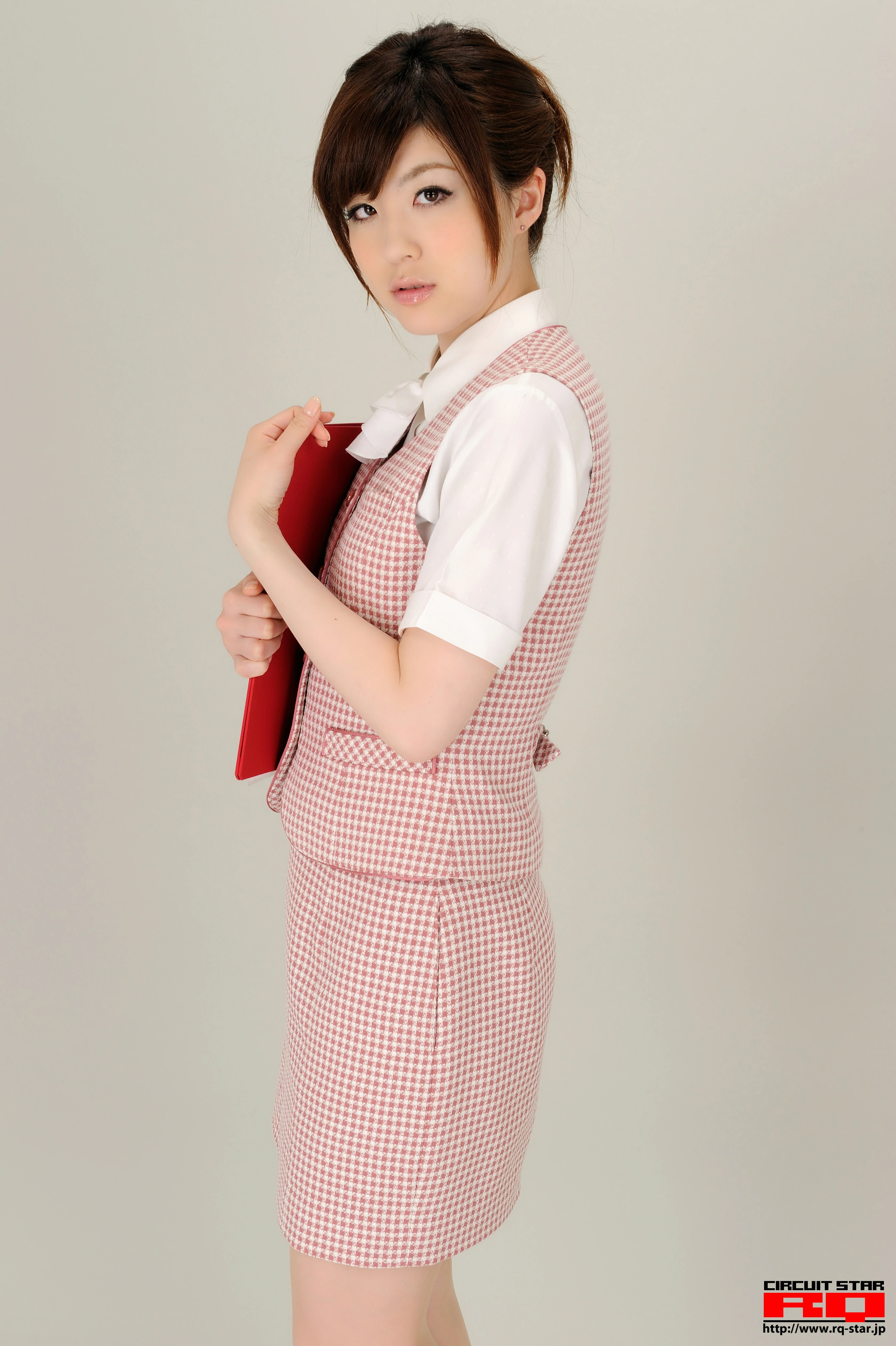 [RQ-STAR写真]NO.00365 性感女秘书 荒木よし穂 Yoshiho Araki 粉色OL文秘制服私房写真集,