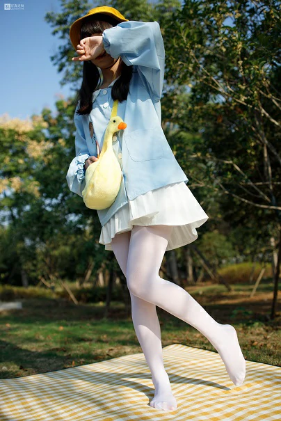 [森萝财团]JKFUN-030《野餐、爆蛋和彩蛋》踩物 白丝50D 默陌 白色短裙加白色丝袜