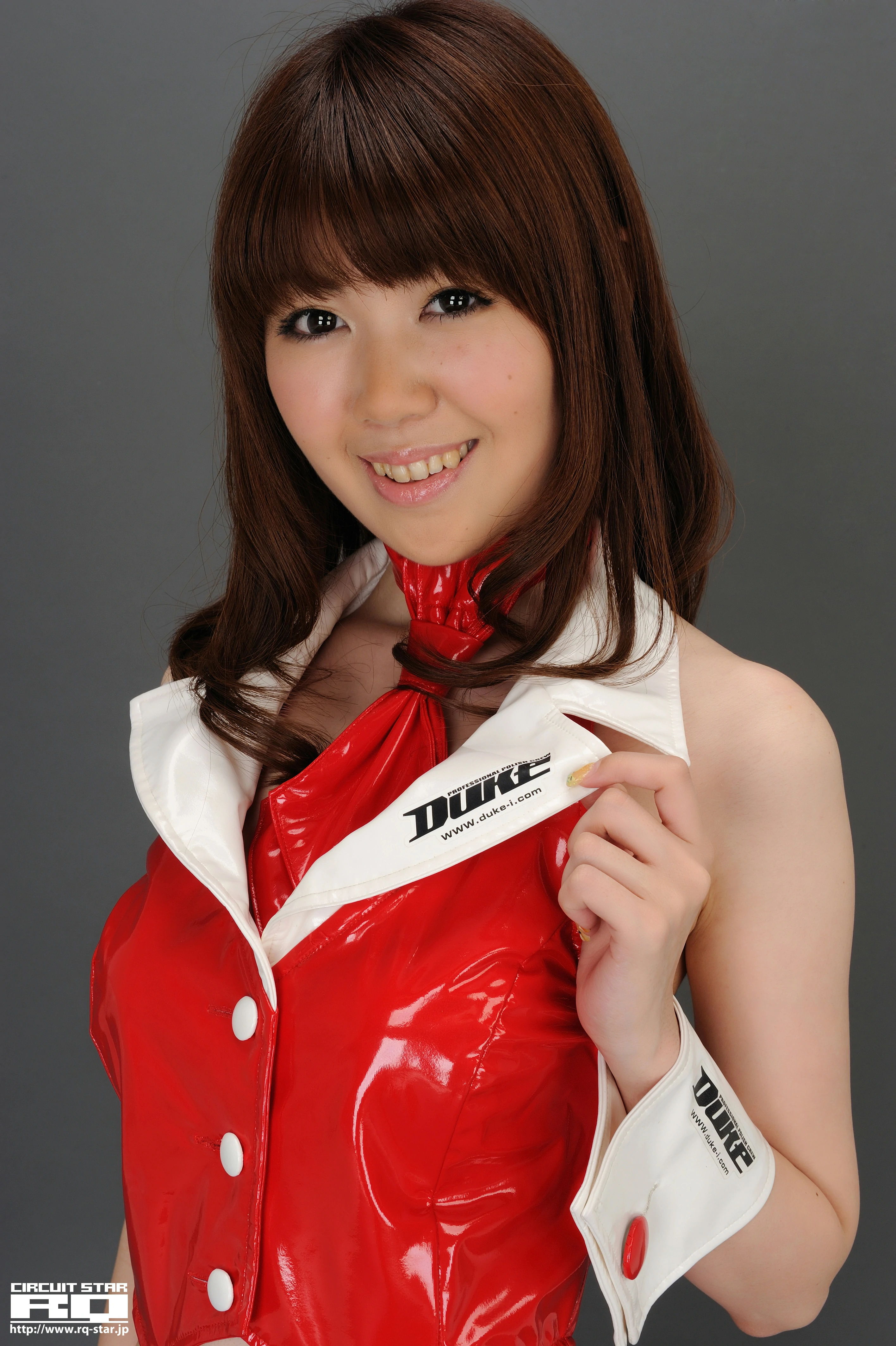 [RQ-STAR写真]NO.00387 生田晴香 Haruka Ikuta 红色赛车女郎制服与短裙性感私房写真集,