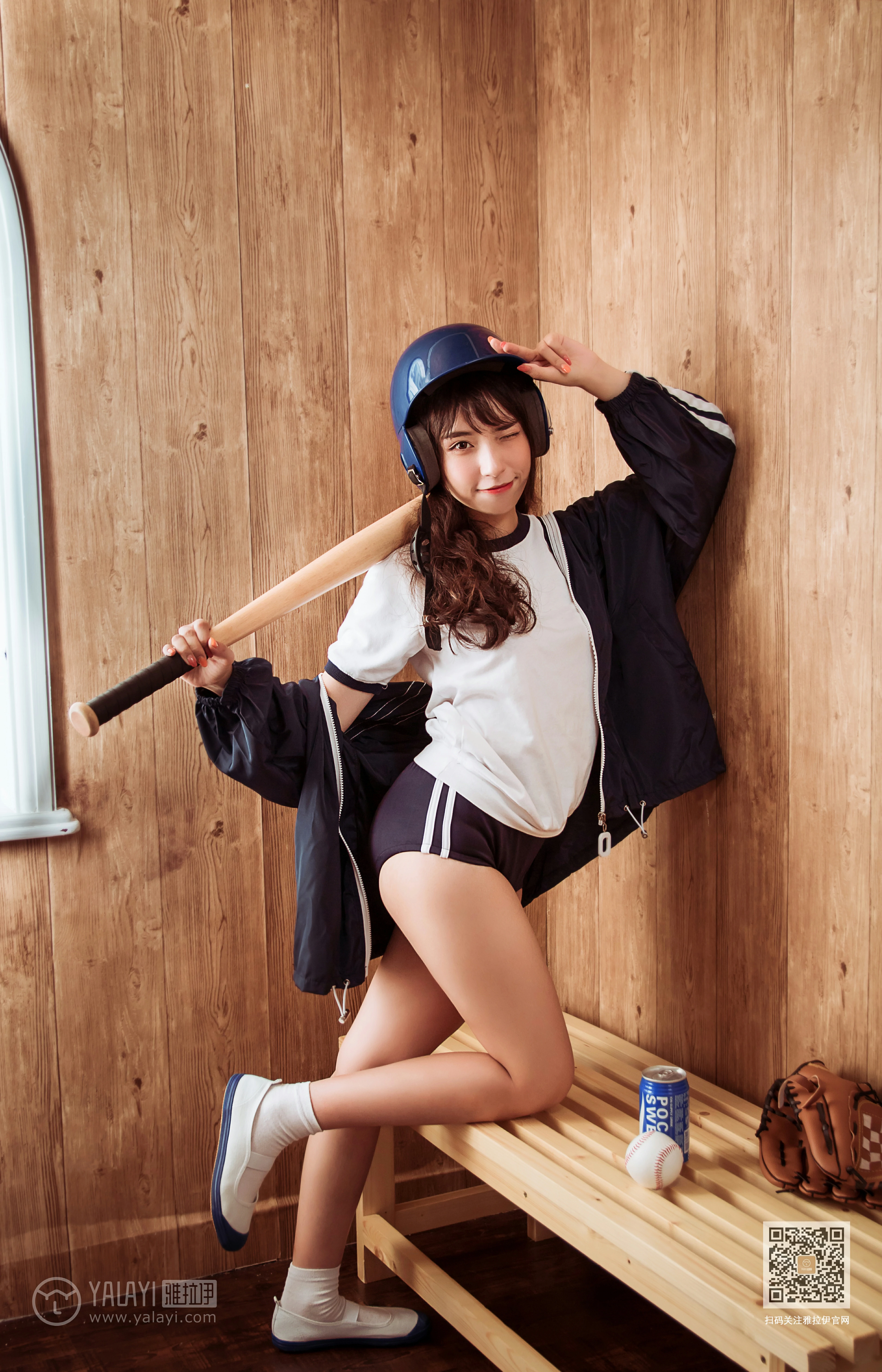 [YALAYI雅拉伊]Vol.407 美女棒球手 阿橙 白色短袖加蓝色短裤性感私房写真集,