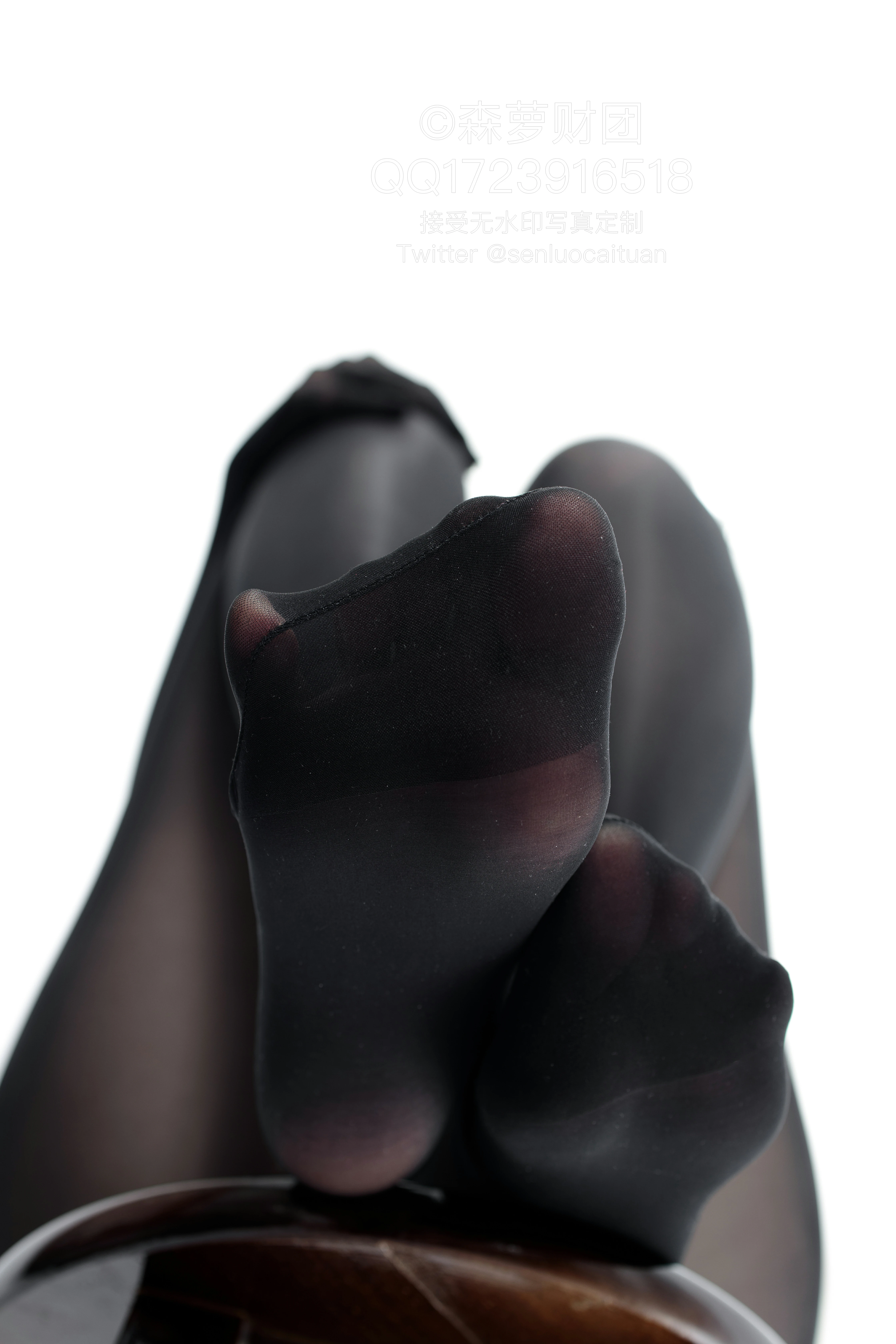 [森萝财团]WTMSB-002 性感萝莉兔女郎黑色制服内衣加黑色情趣渔网袜私房写真集,
