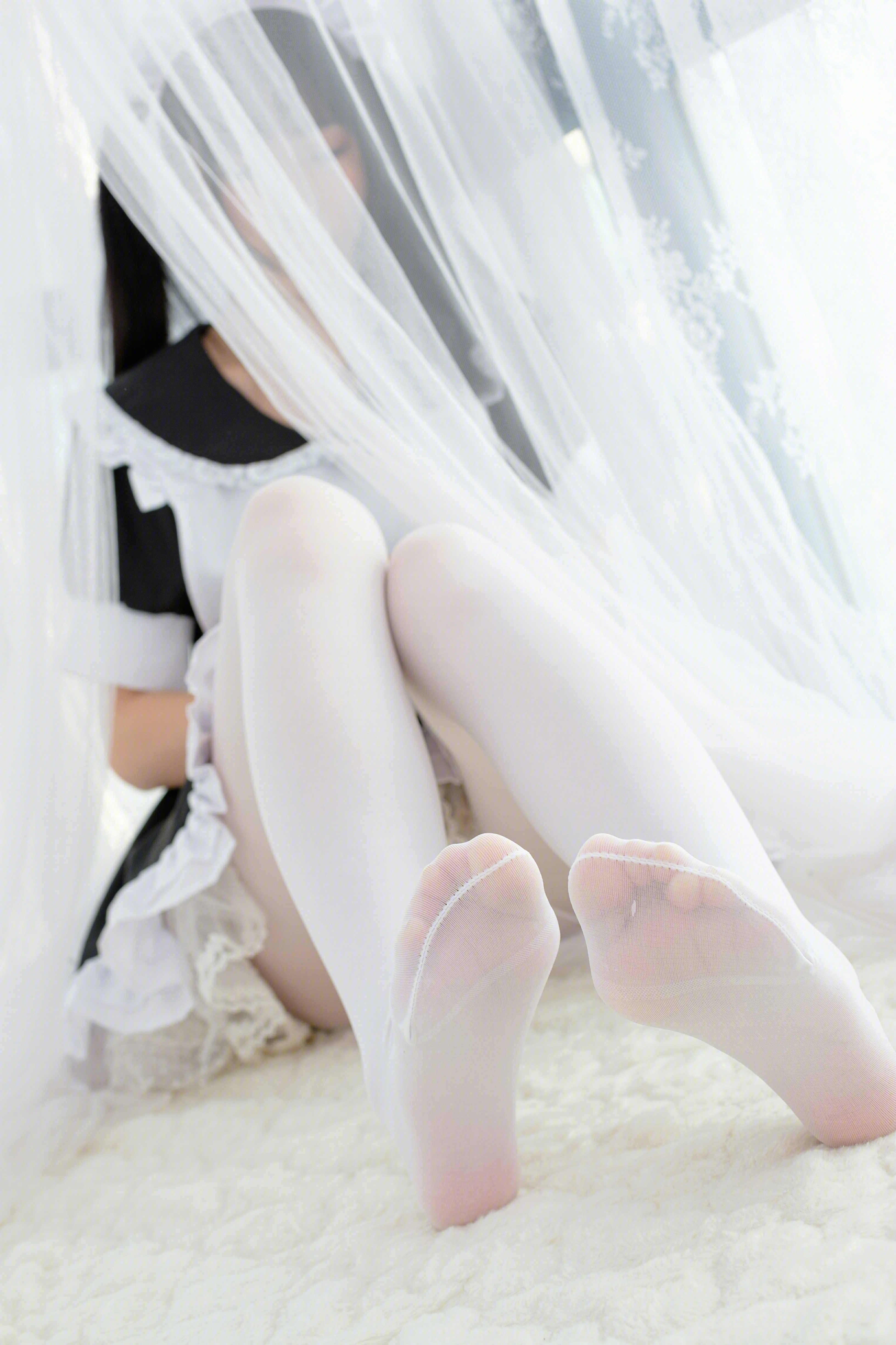[森萝财团]SSR-007 女仆的白丝 性感女仆萝莉 情趣制服加白色丝袜美腿玉足私房写真集,