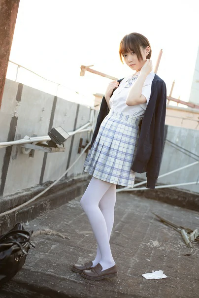 [森萝财团]SSR-011 白丝棉花糖萝莉女孩 日本高中女生制服与短裙加白色丝袜美腿
