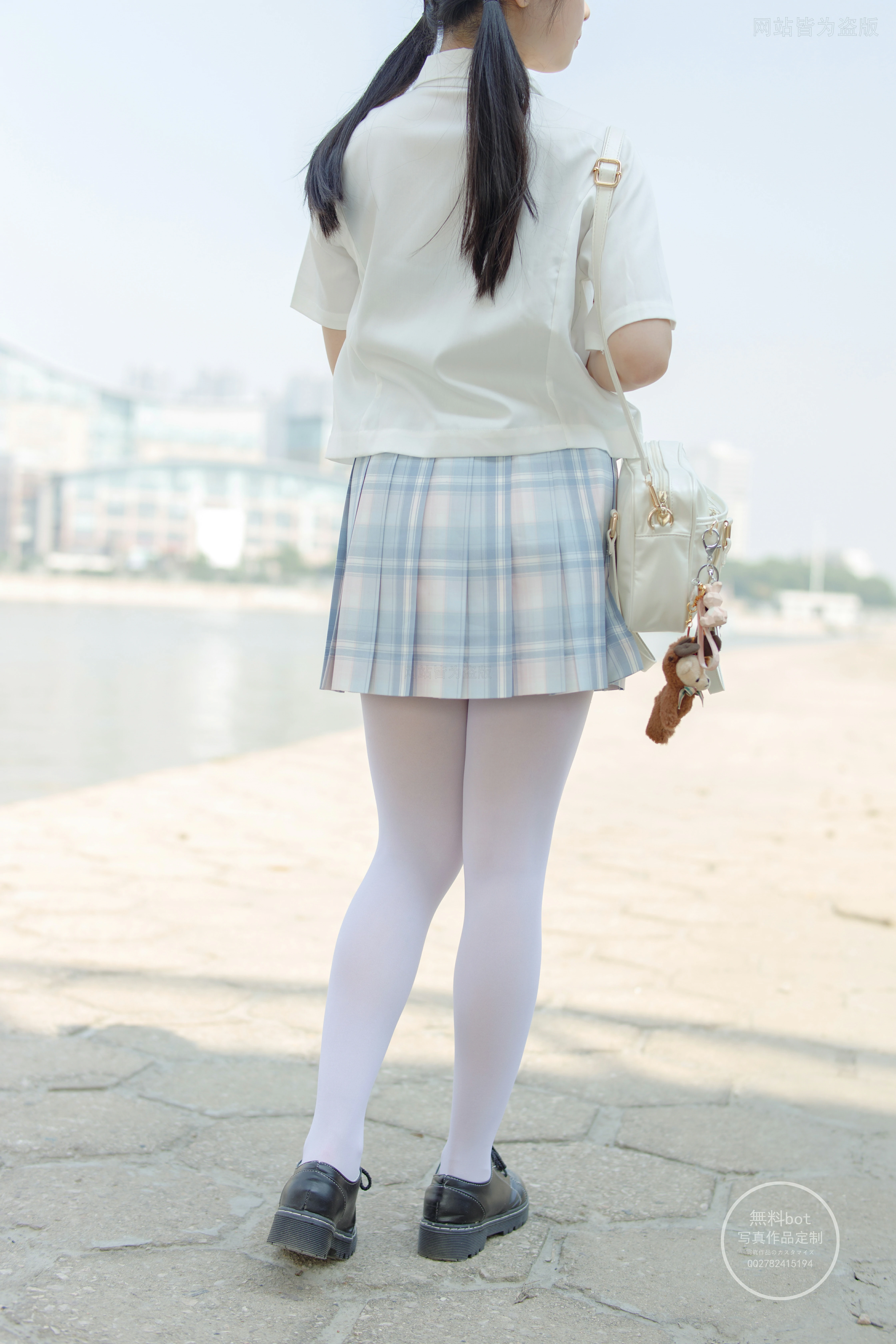 [森萝财团]有料 NO.001 清纯小萝莉 高中女生制服与短裙加白色丝袜美腿性感私房写真集,