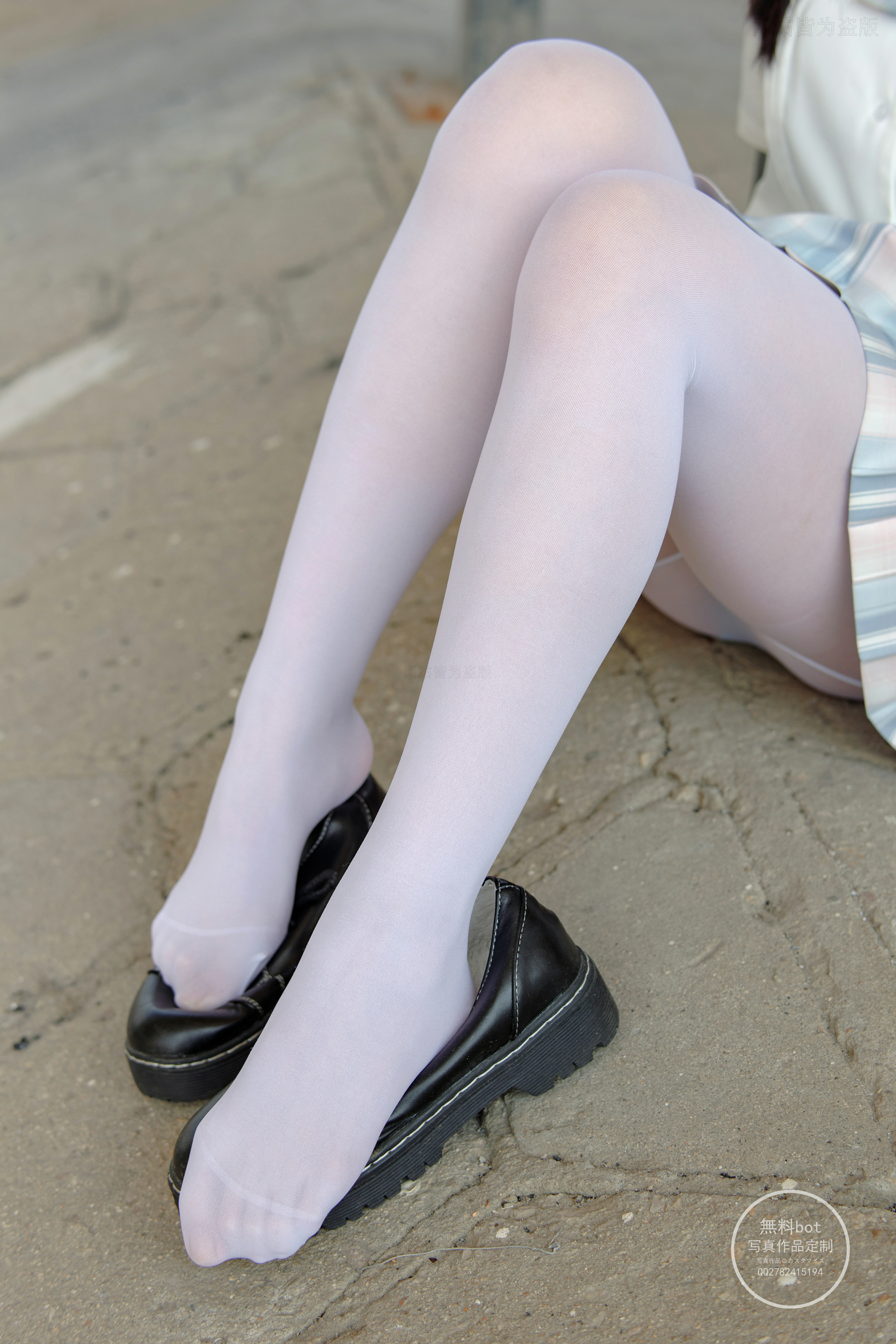[森萝财团]有料 NO.001 清纯小萝莉 高中女生制服与短裙加白色丝袜美腿性感私房写真集,