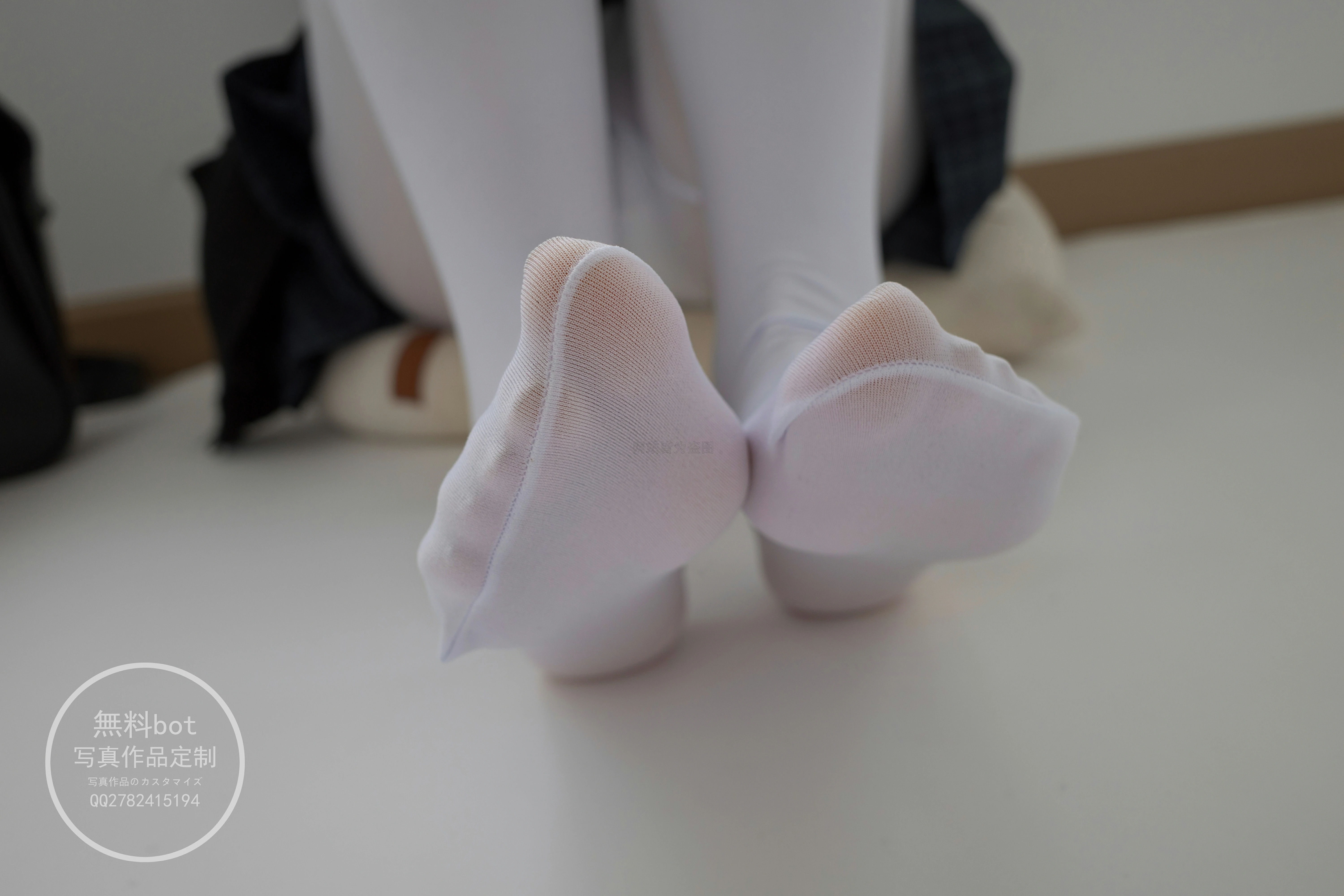 [森萝财团]有料 NO.002 清纯小萝莉 日本高中女生制服与短裙加白色丝袜美腿性感私房写真集,
