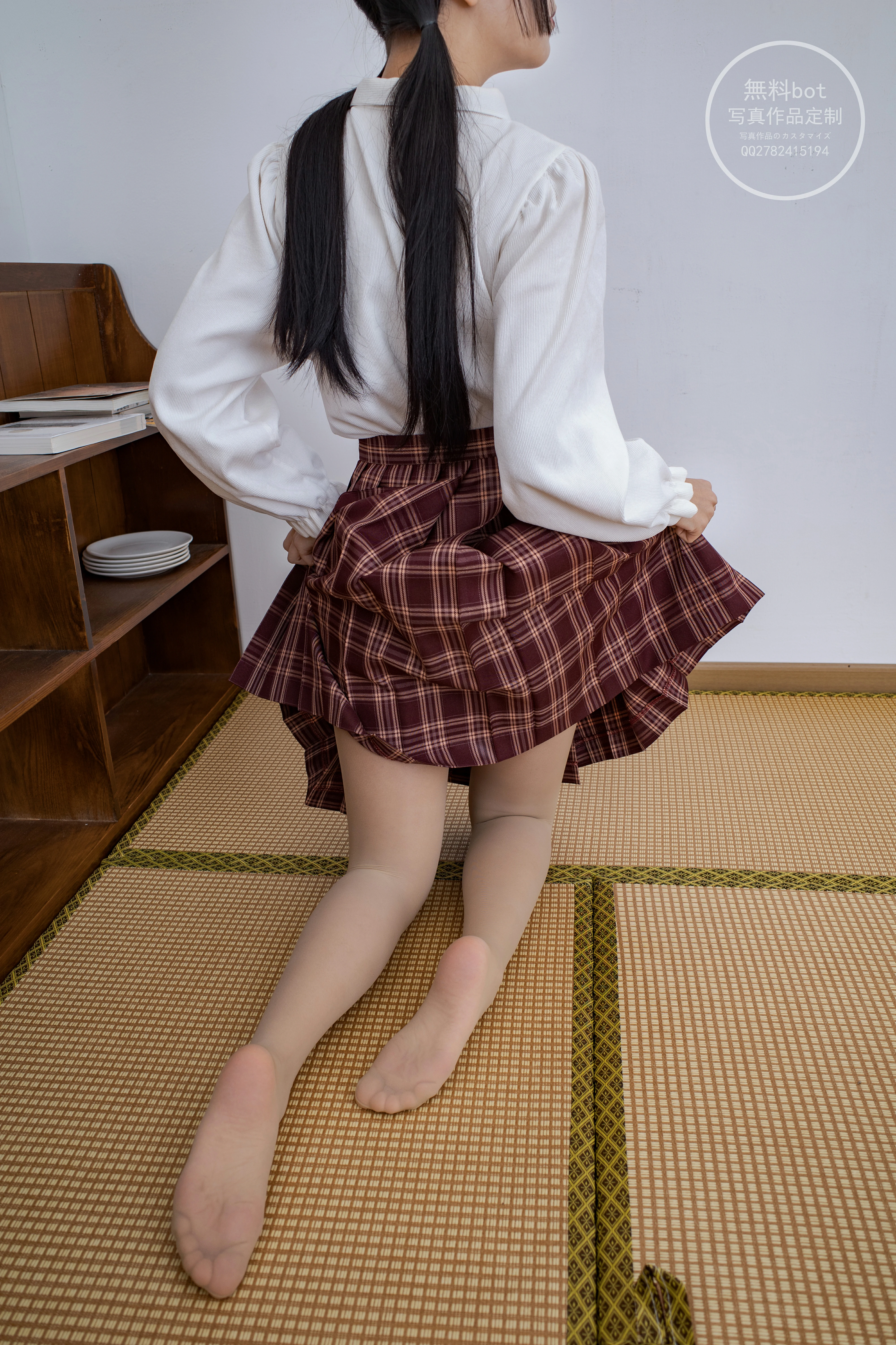 [森萝财团]有料 NO.003 清纯小萝莉 粉色日本高中女生制服加肉丝美腿性感私房写真集,